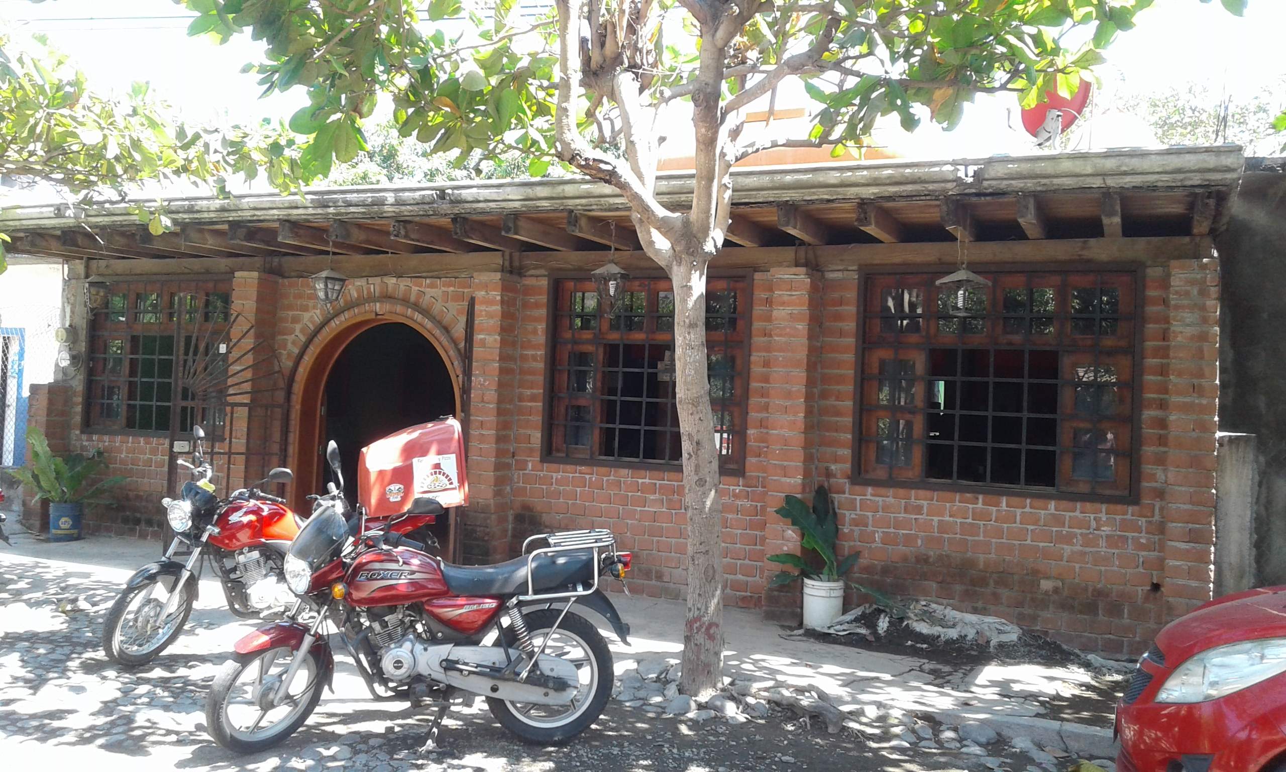 Pizzas Jacarandas image 9