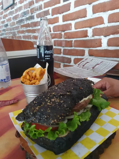 Wicho's Hamburguesas Y Chapatas image 2