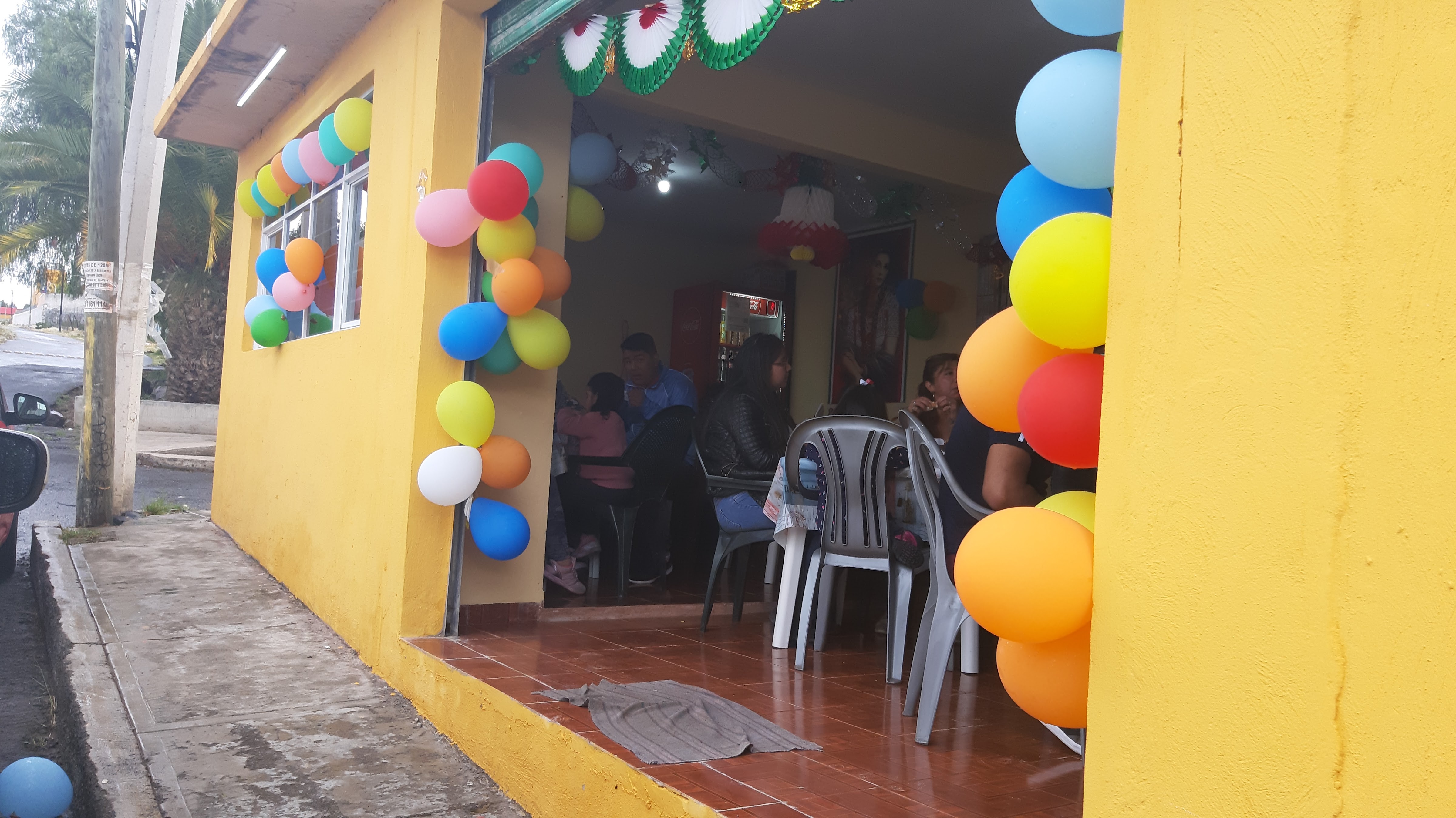 MARISQUERIA PUERTO ANGEL restaurante image 2