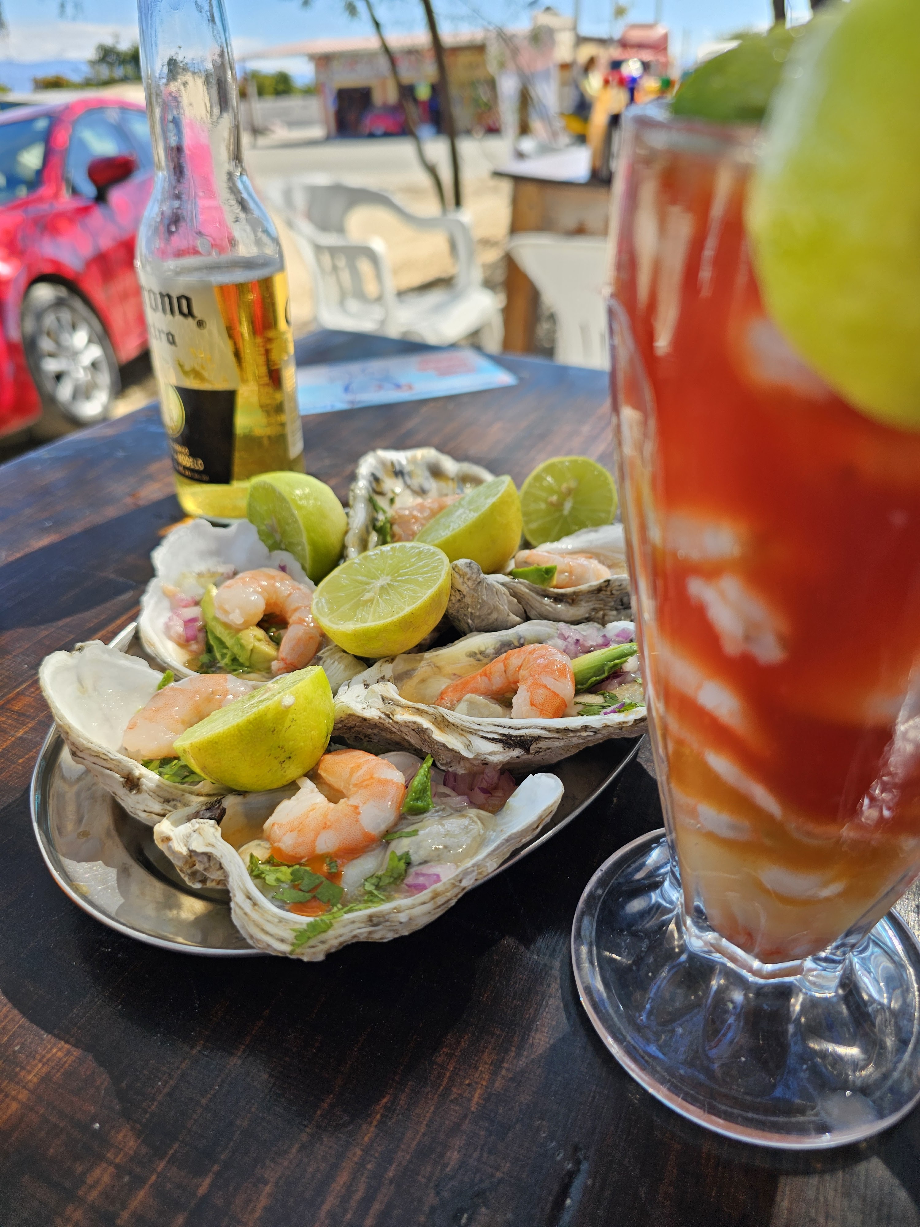 Cócteles y tostadas la roca image 2