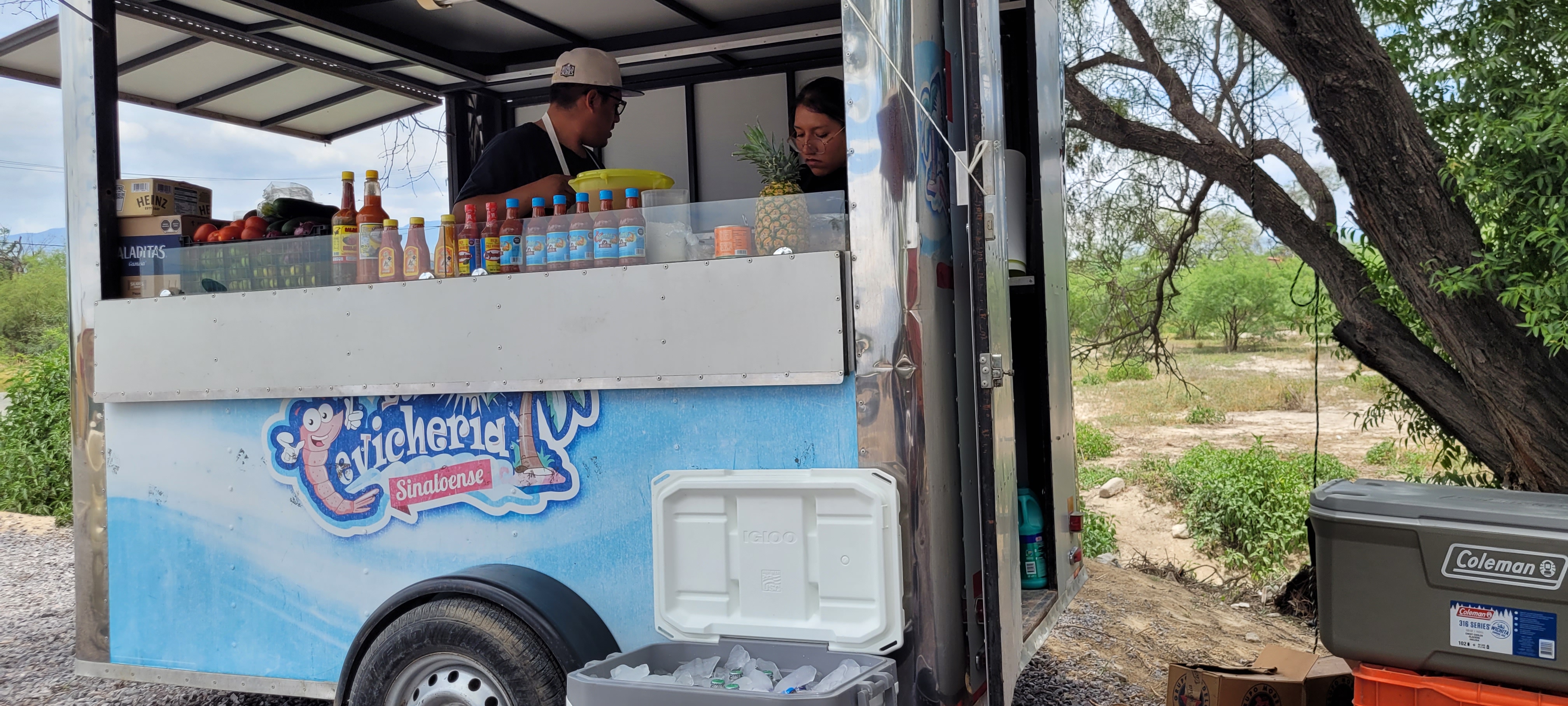 Cócteles y tostadas la roca image 4