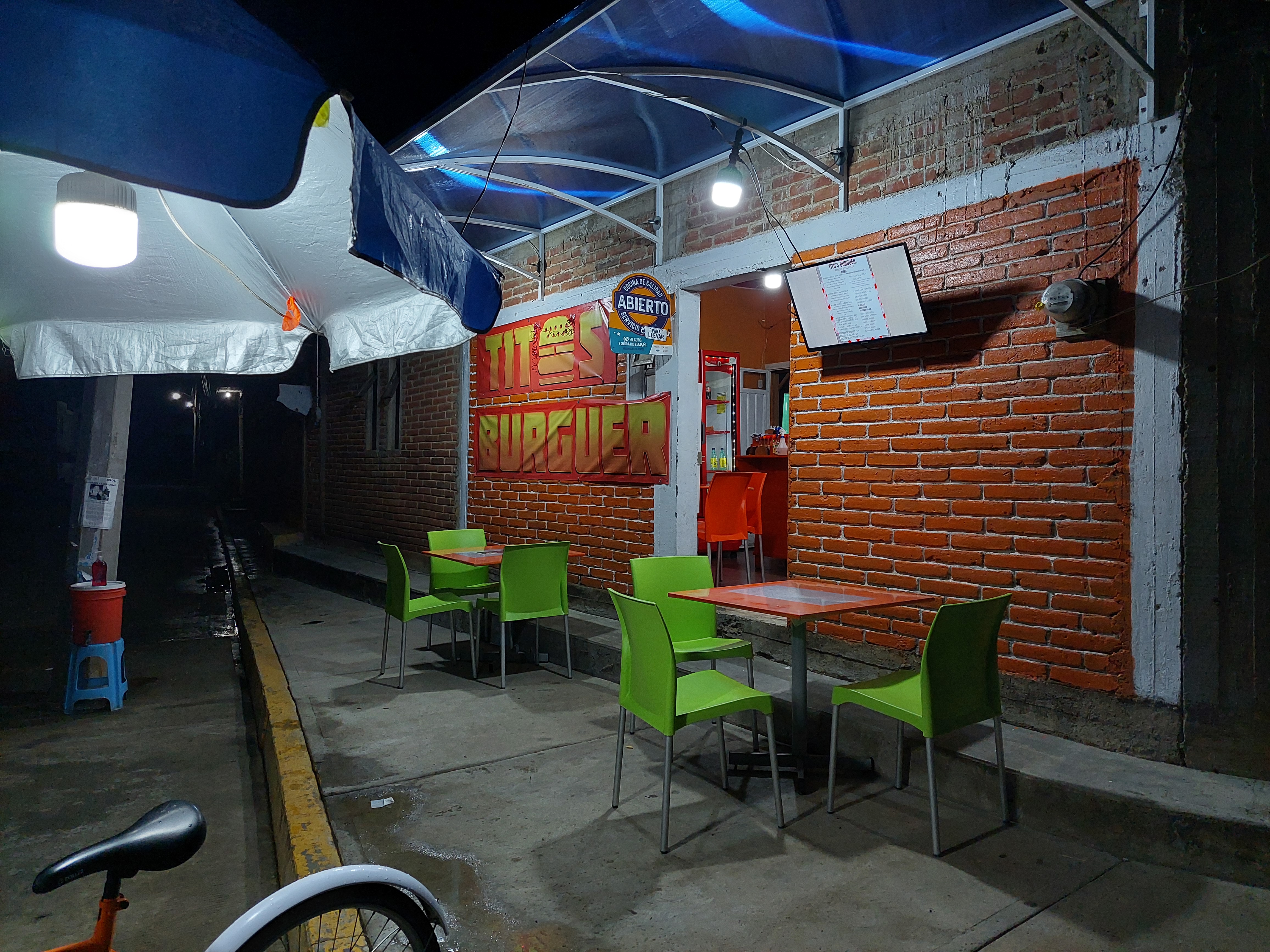 TITO'S BURGER (elotes y esquites) image 1