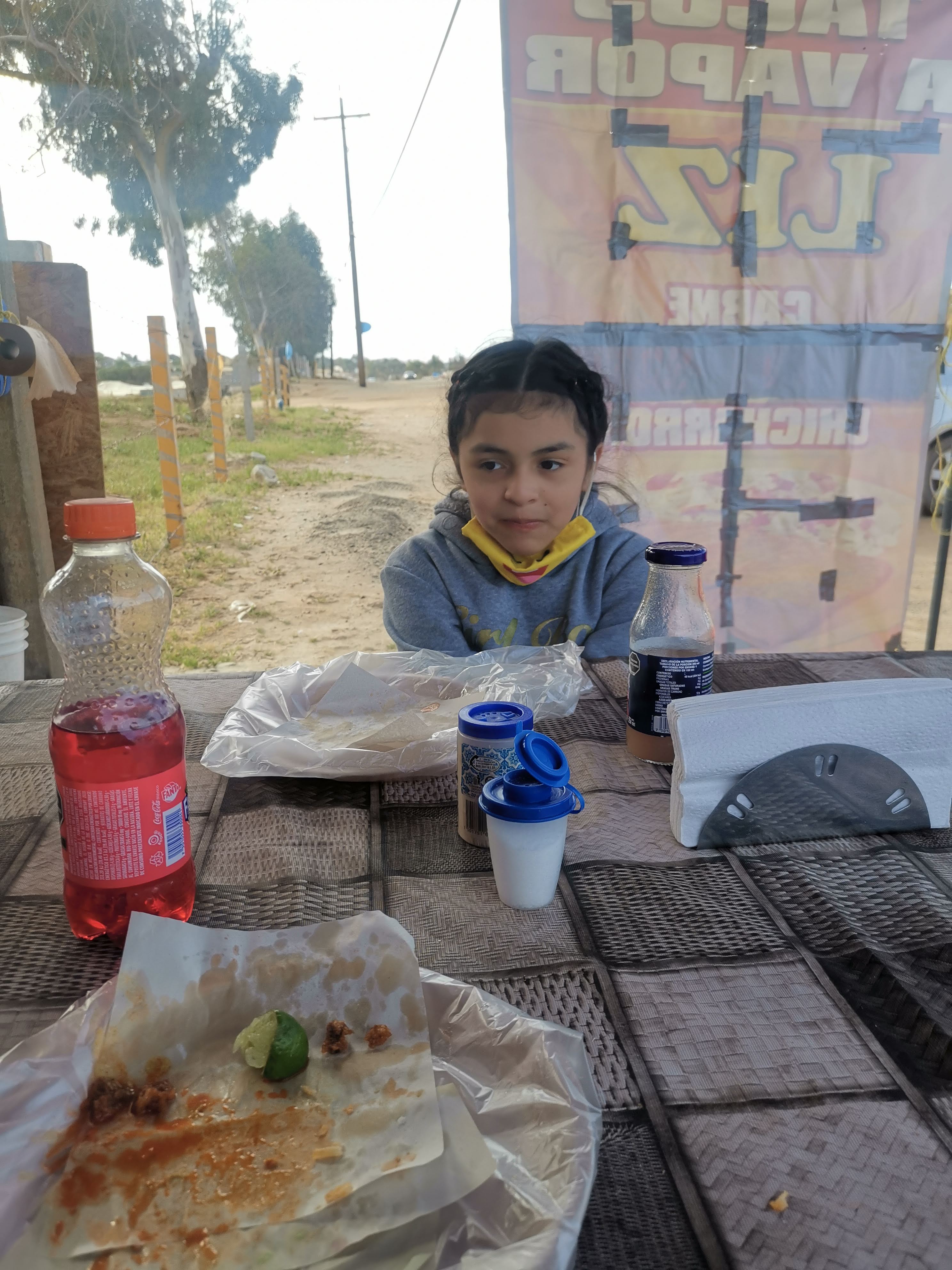 Liz Tacos A Vapor image 3