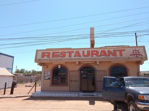 Los Girasoles image 1