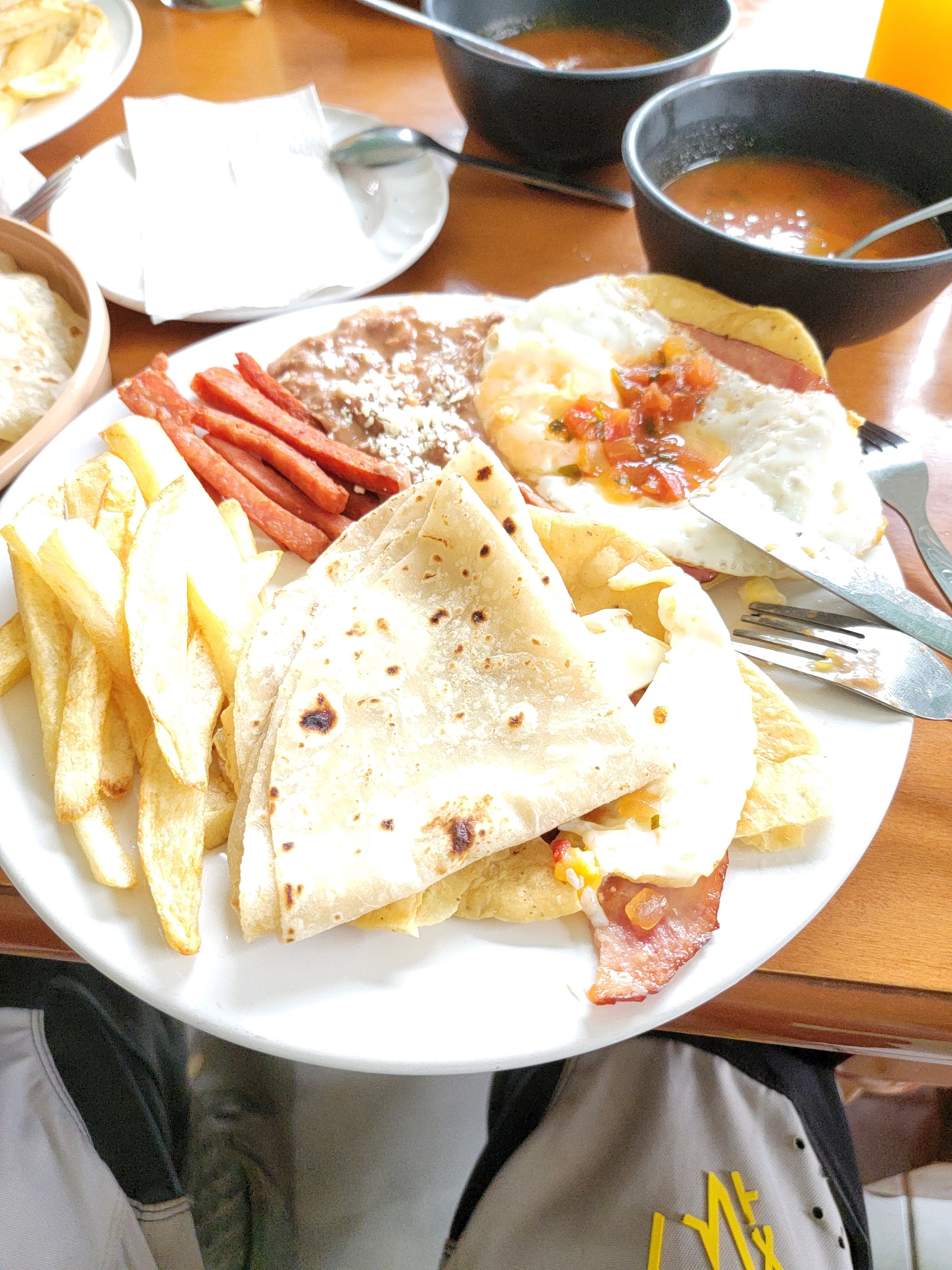 Los Girasoles image 7