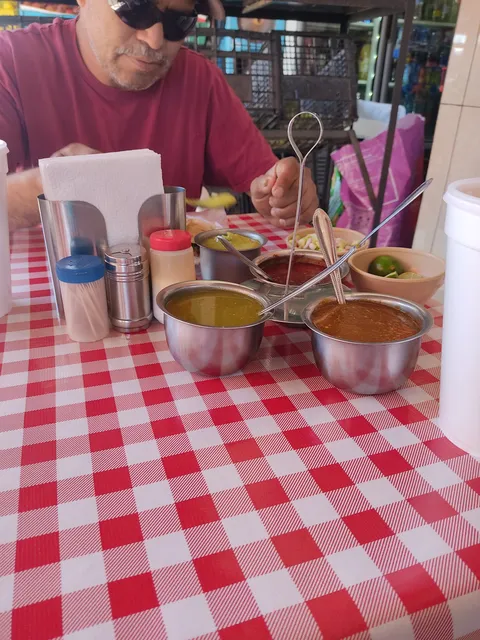 BETO'S TACOS image 2