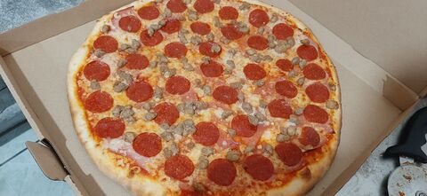 Pizzería María Cheese image 1