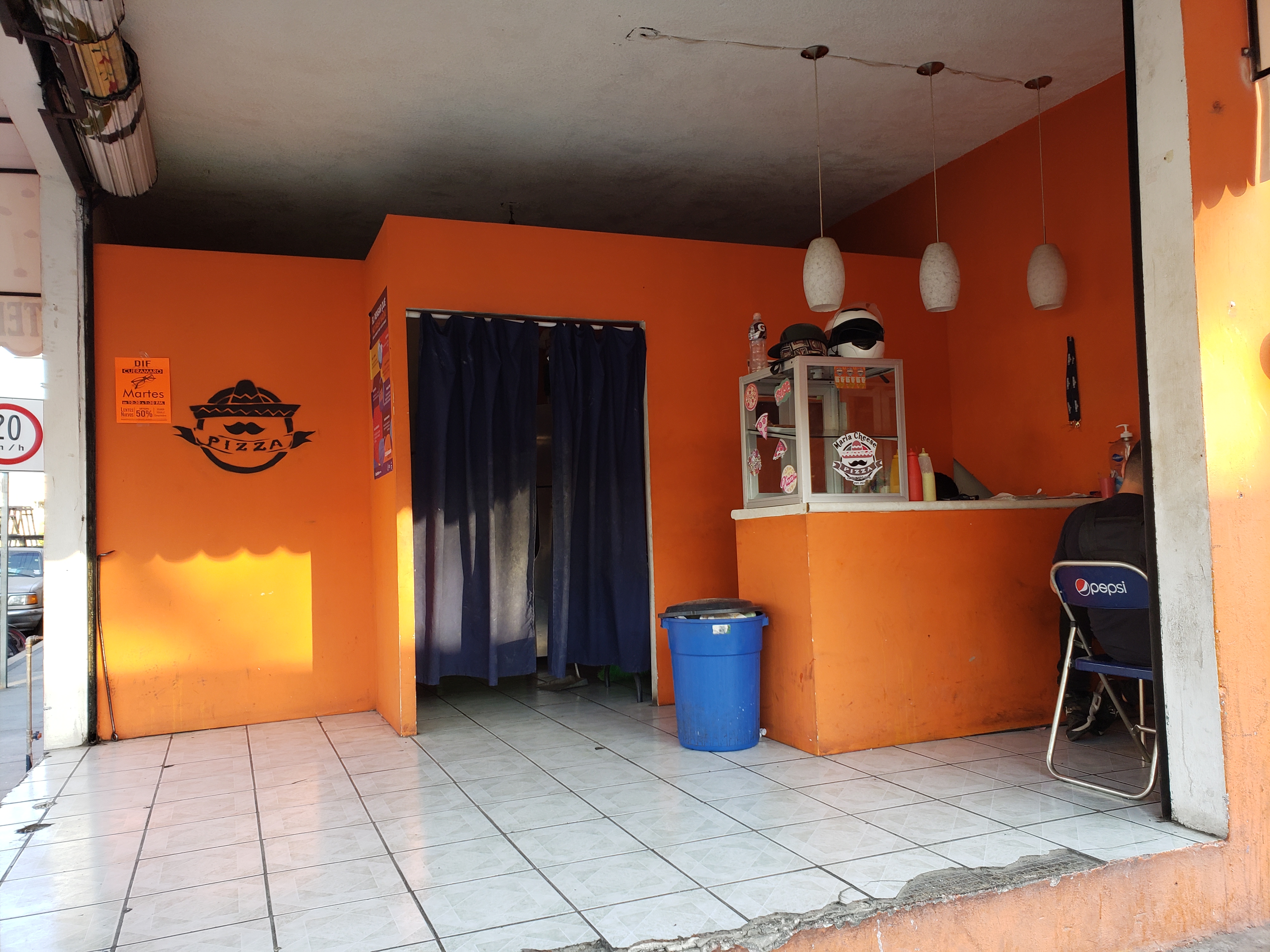 Pizzería María Cheese image 6