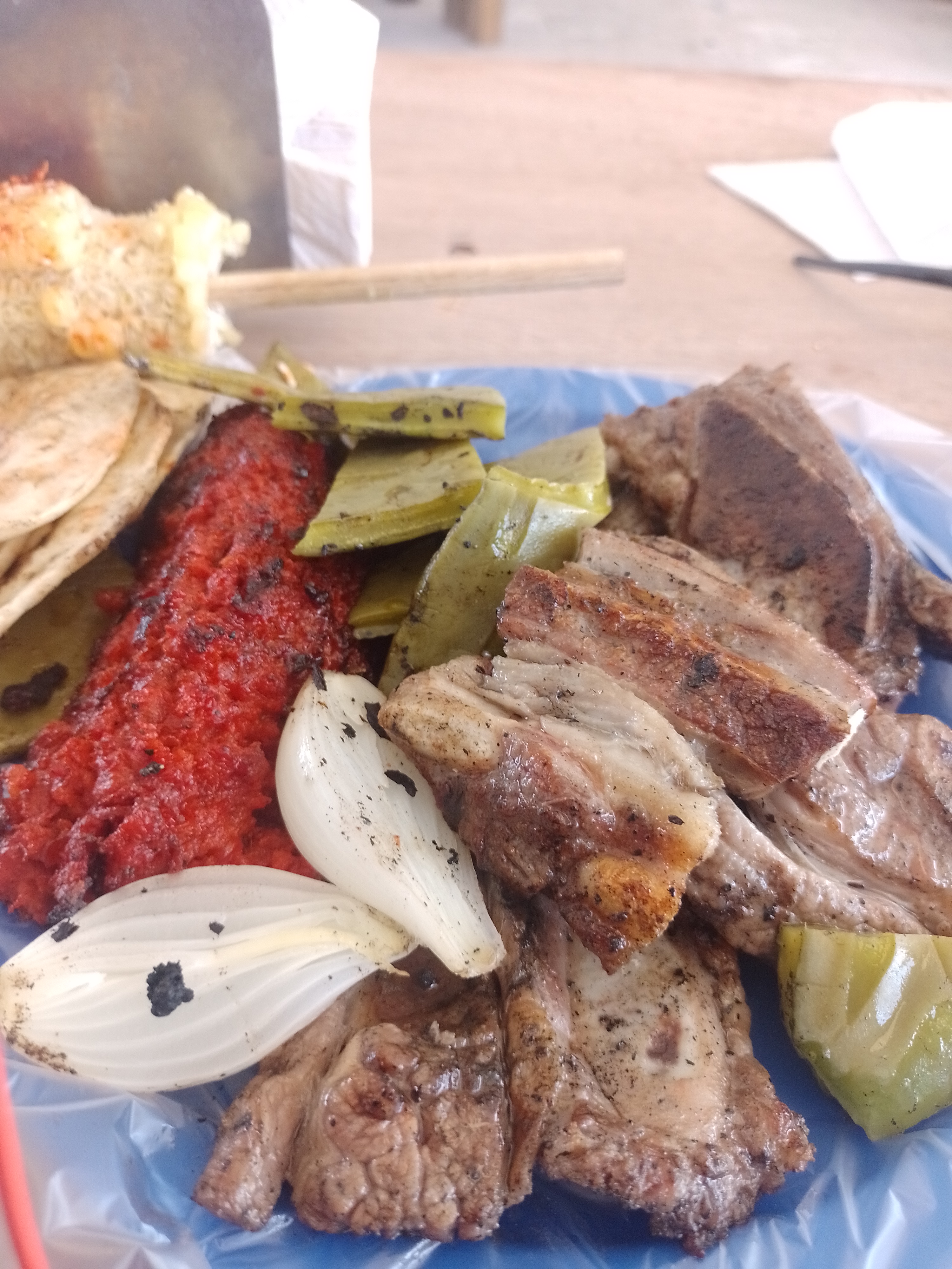 EL FORASTERO - Hamburguesas al carbón y tacos de carne asada image 4