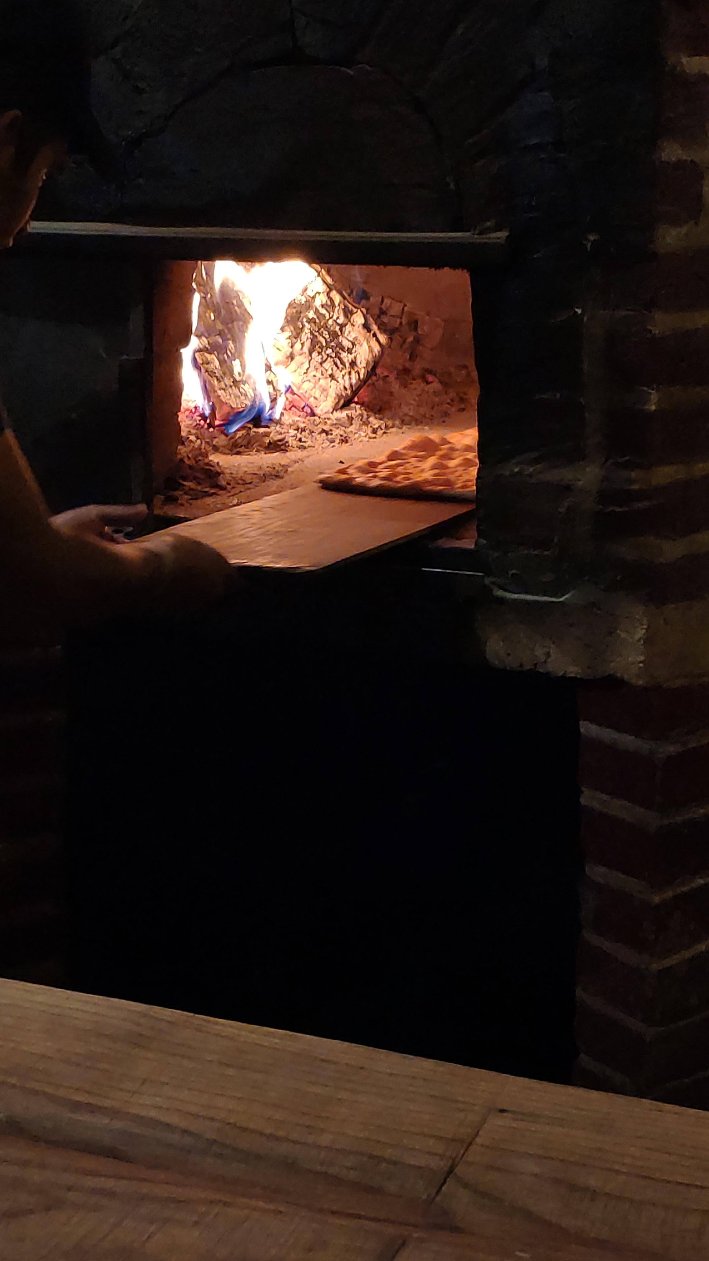 Pizzas a la leña image 8