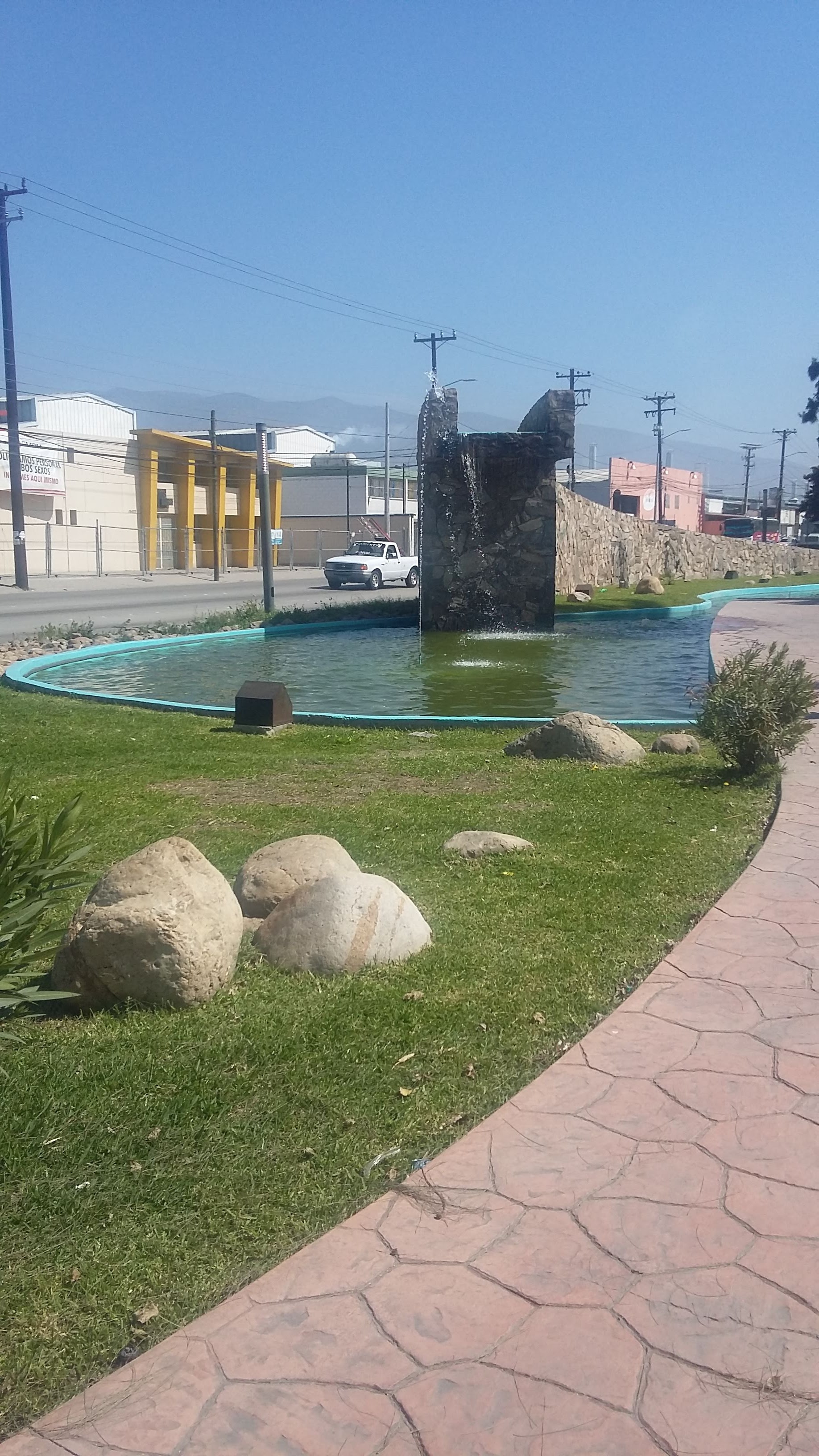 Cocktelería Pelicanos... image 9