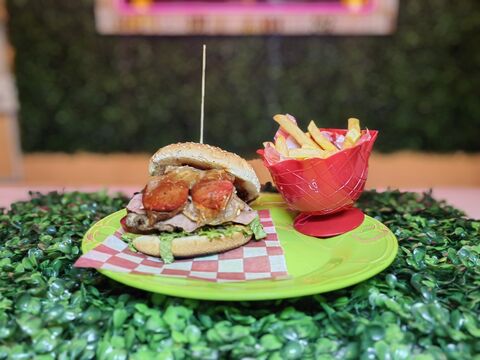 Cocho's Burger La cabaña image 3