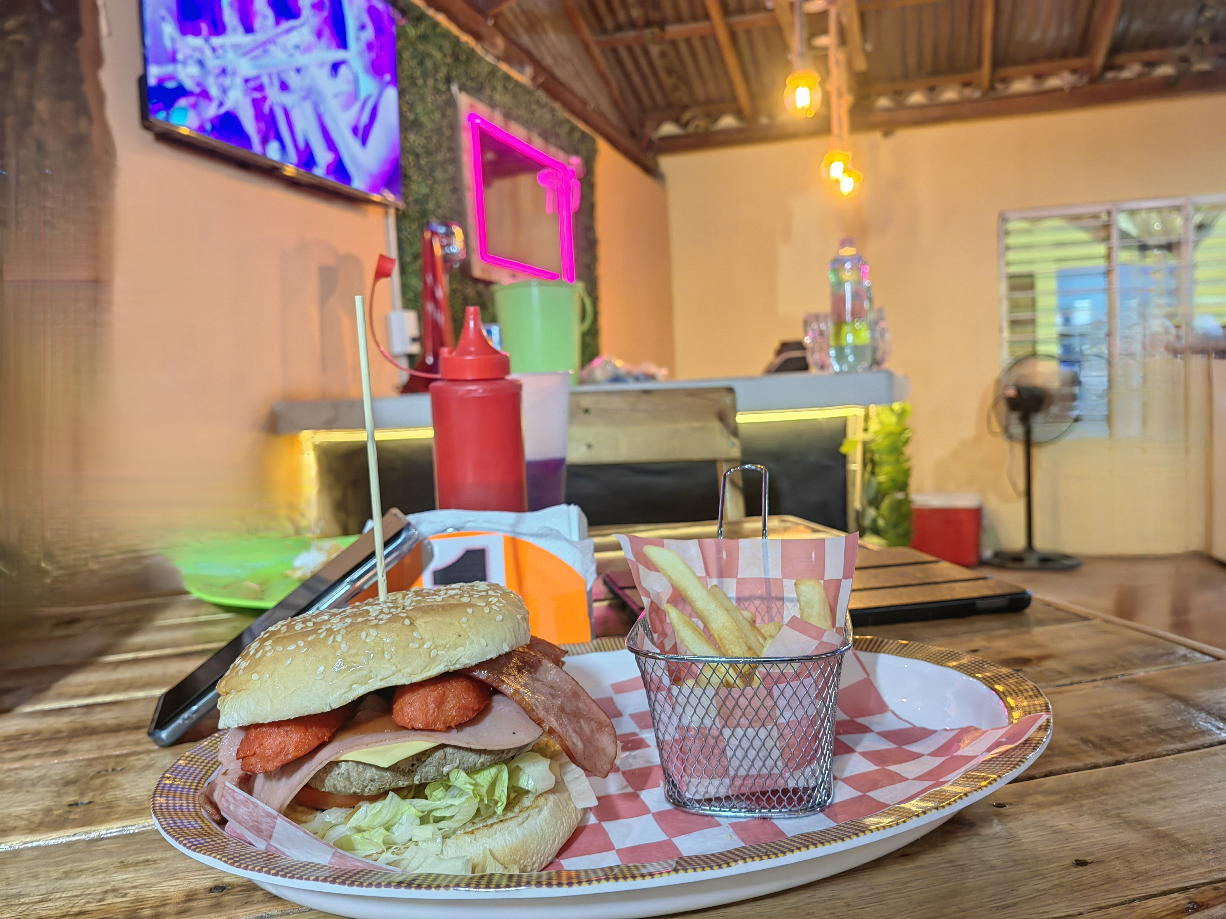 Cocho's Burger La cabaña image 5