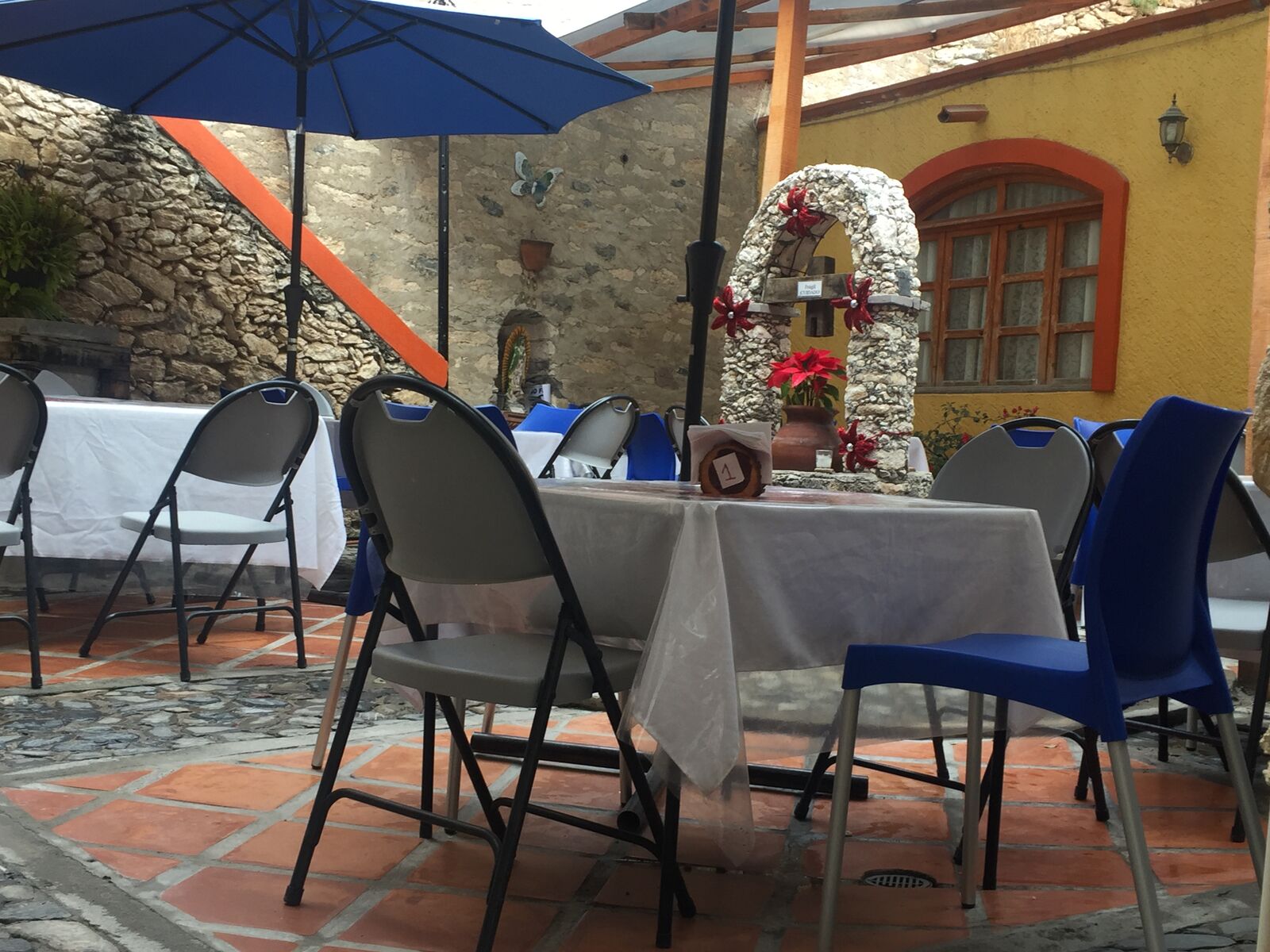 Restaurant 1600 El encino image 5