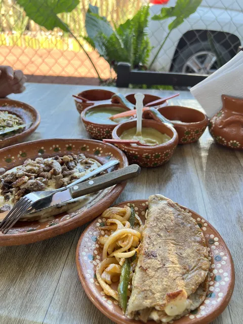 Los Cerritos image 1