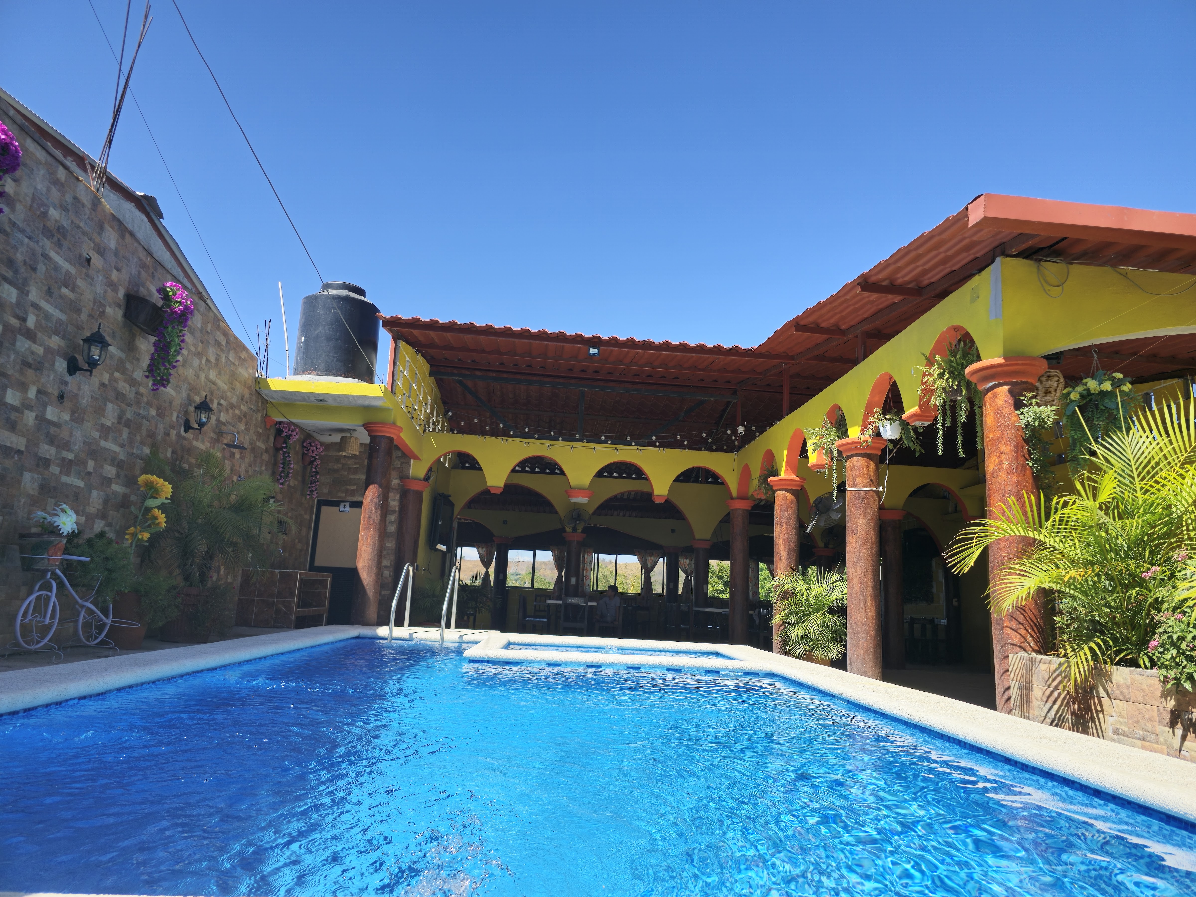 El Dorado - Salón y Alberca image 1