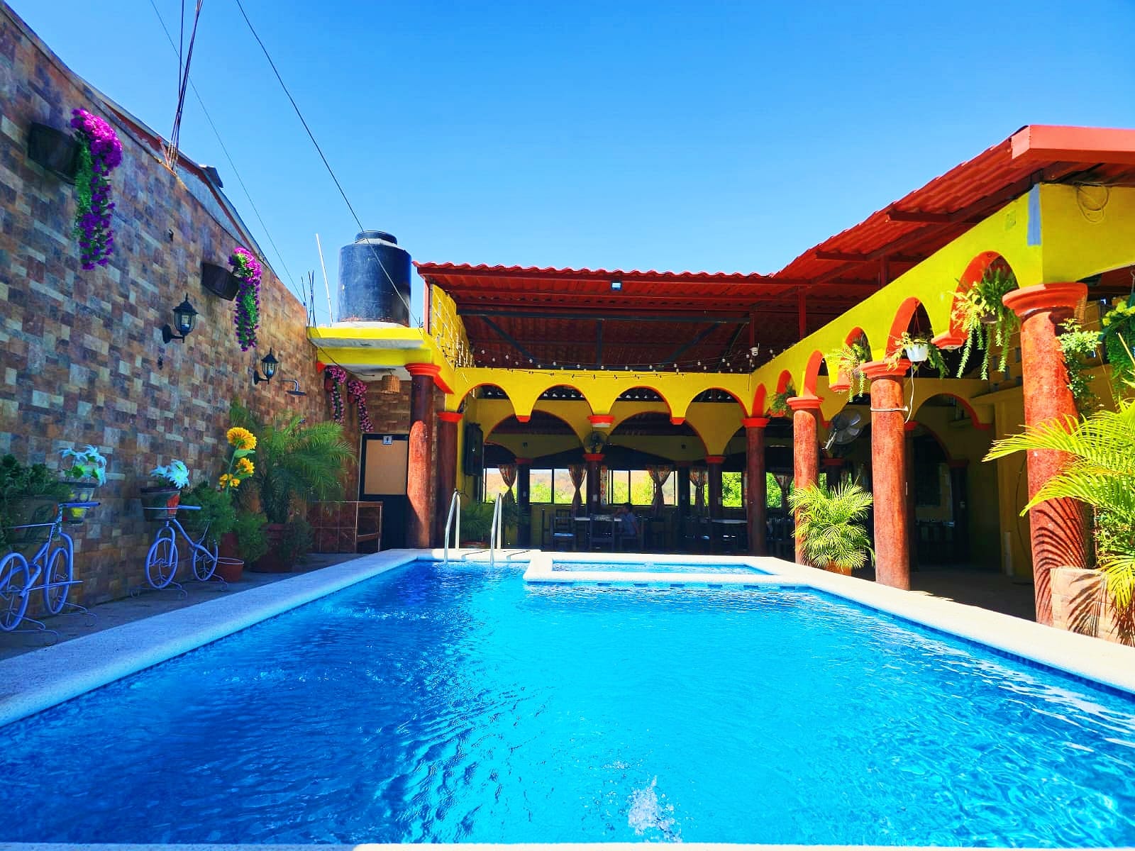 El Dorado - Salón y Alberca image 9