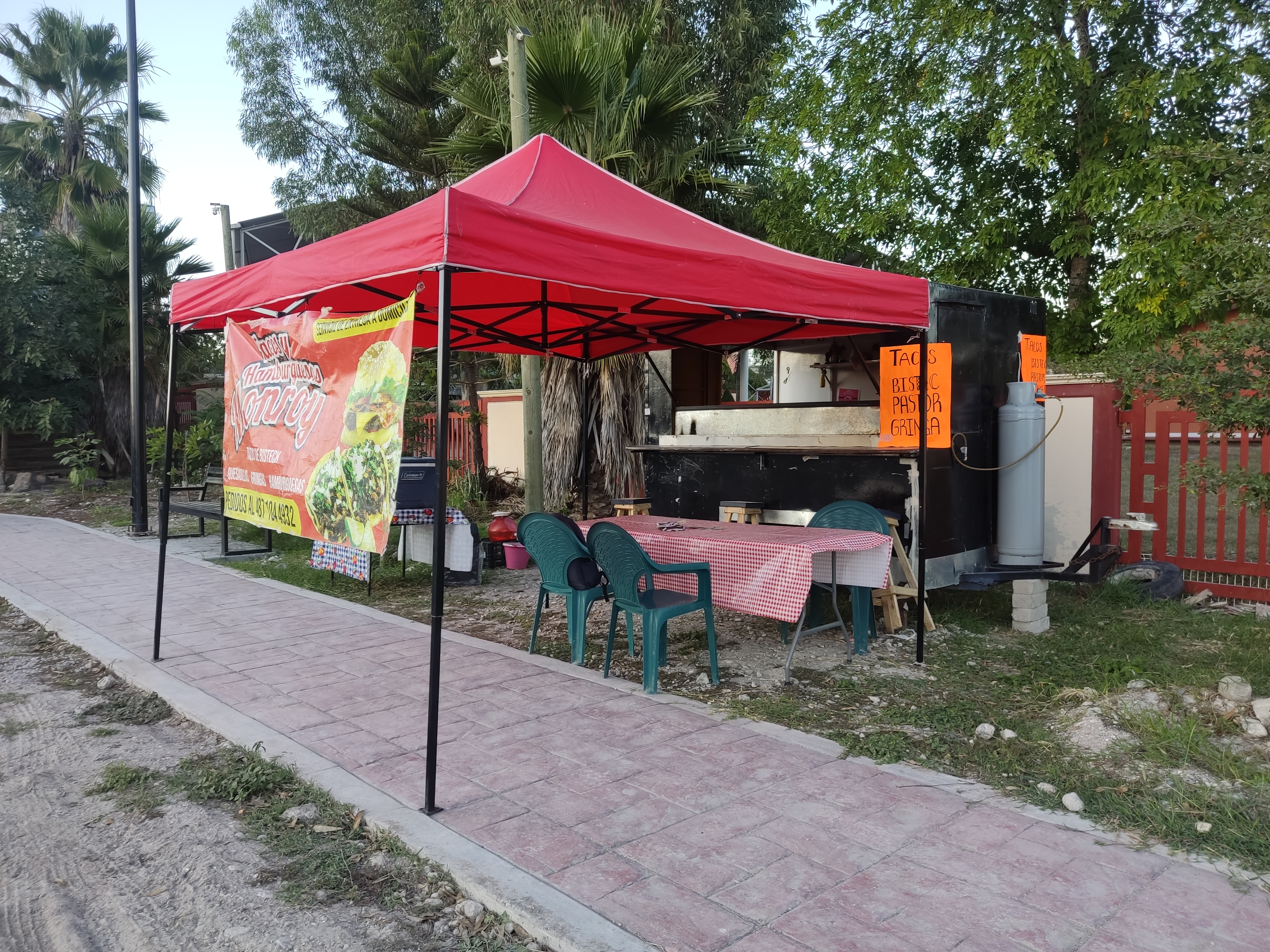 Tacos y Hamburguesas "Monroy" image 3