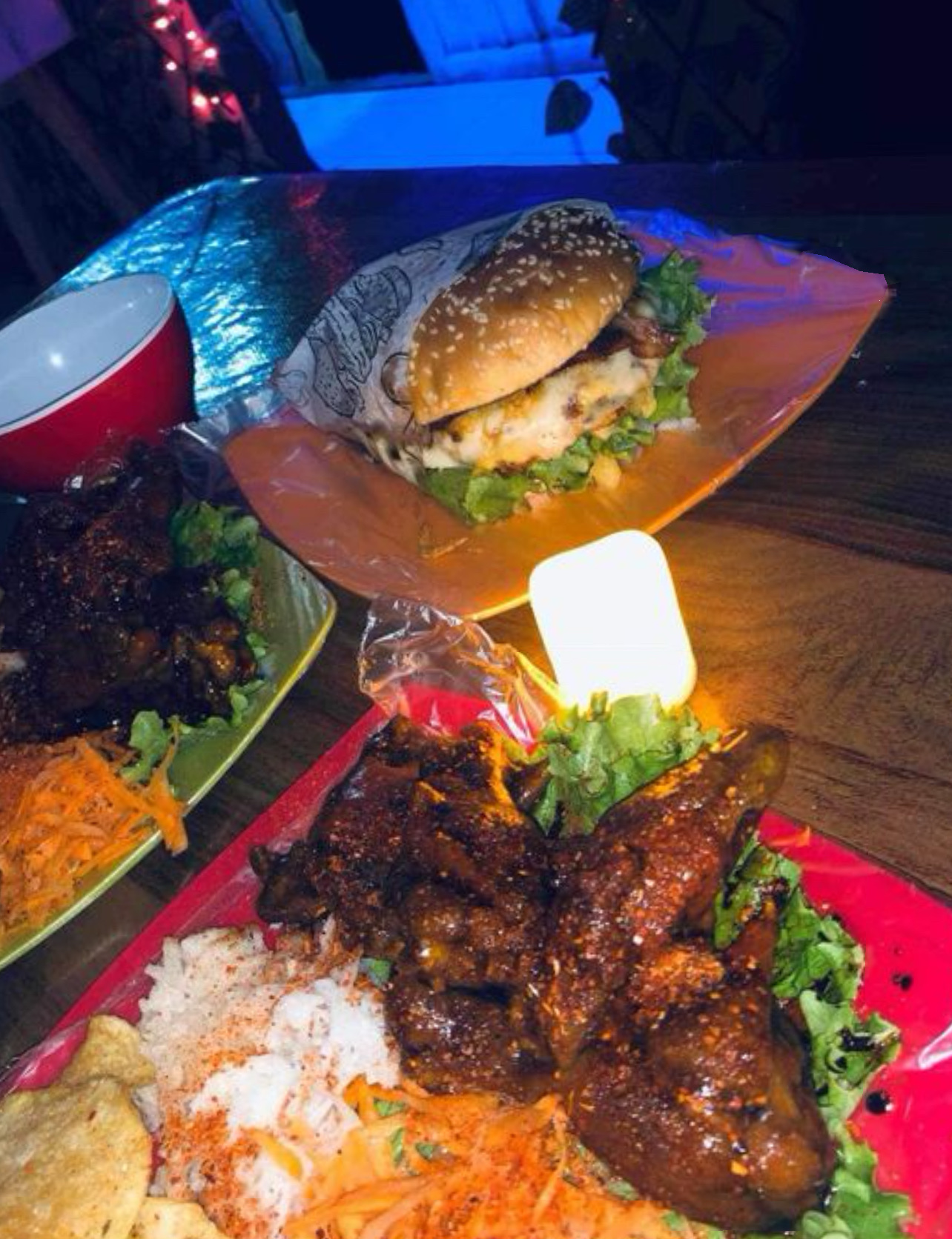 A LA.... BURGER image 5