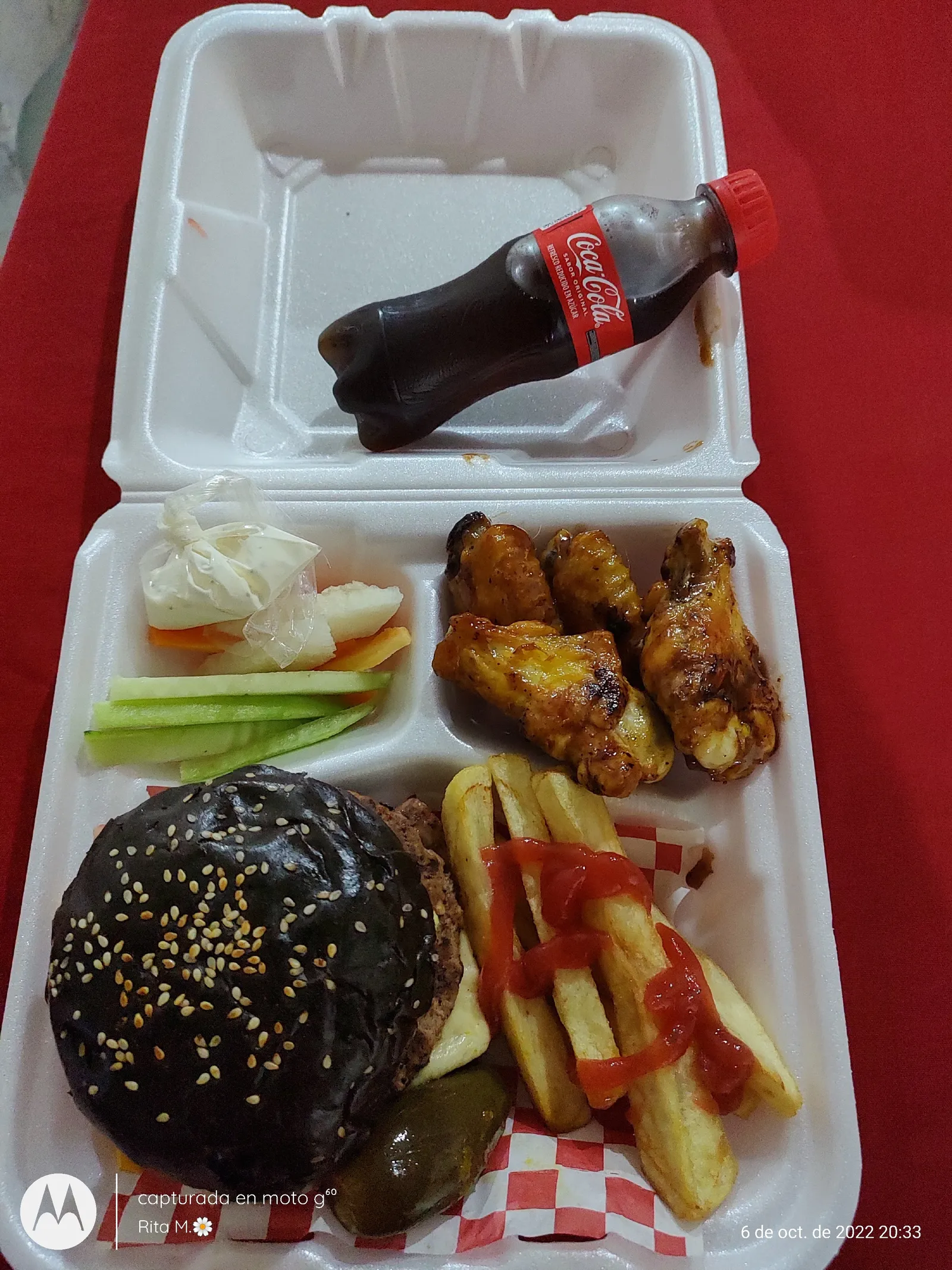 Colors Burgers y Alitas image 10