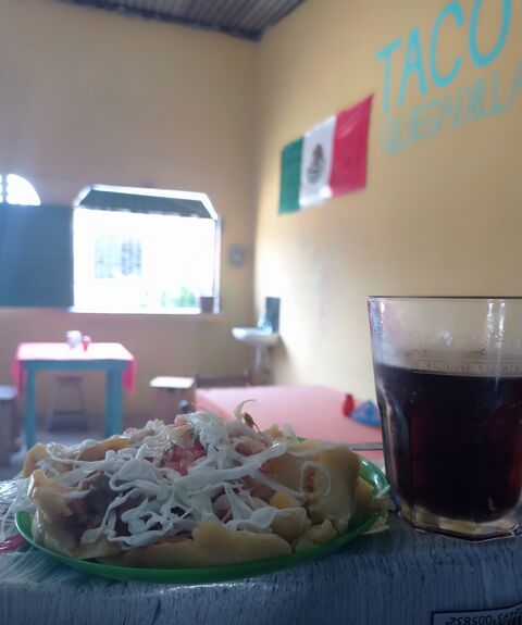 Taquería El Fogón, Alan Sacjun Barrio Aeropuerto image 2