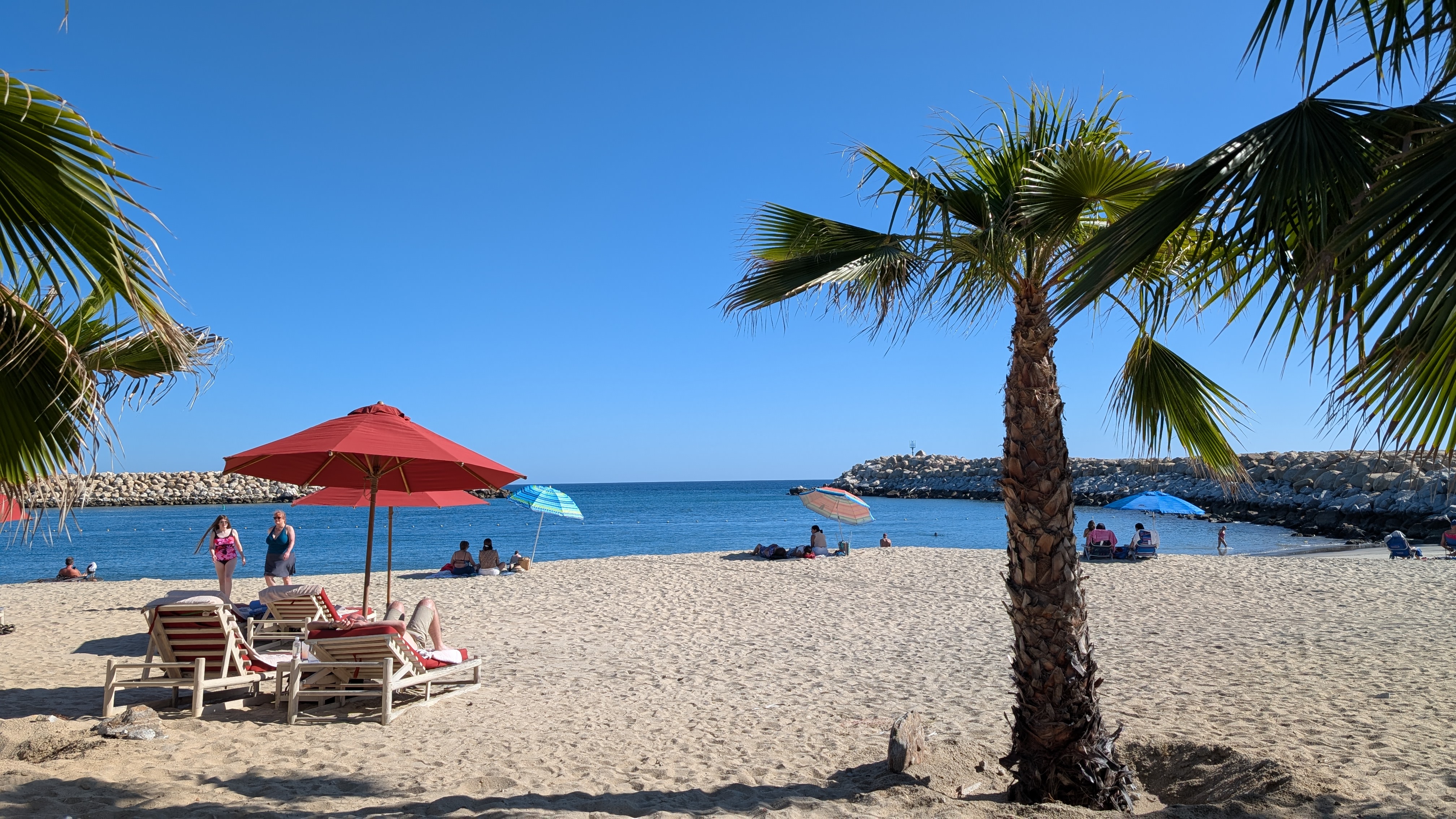 Veleros Beach Club image 9