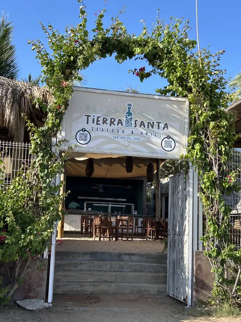Tierra Santa Seafood & Grill image 2