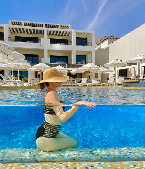 Vera-Neo Beachfront Dining image 3