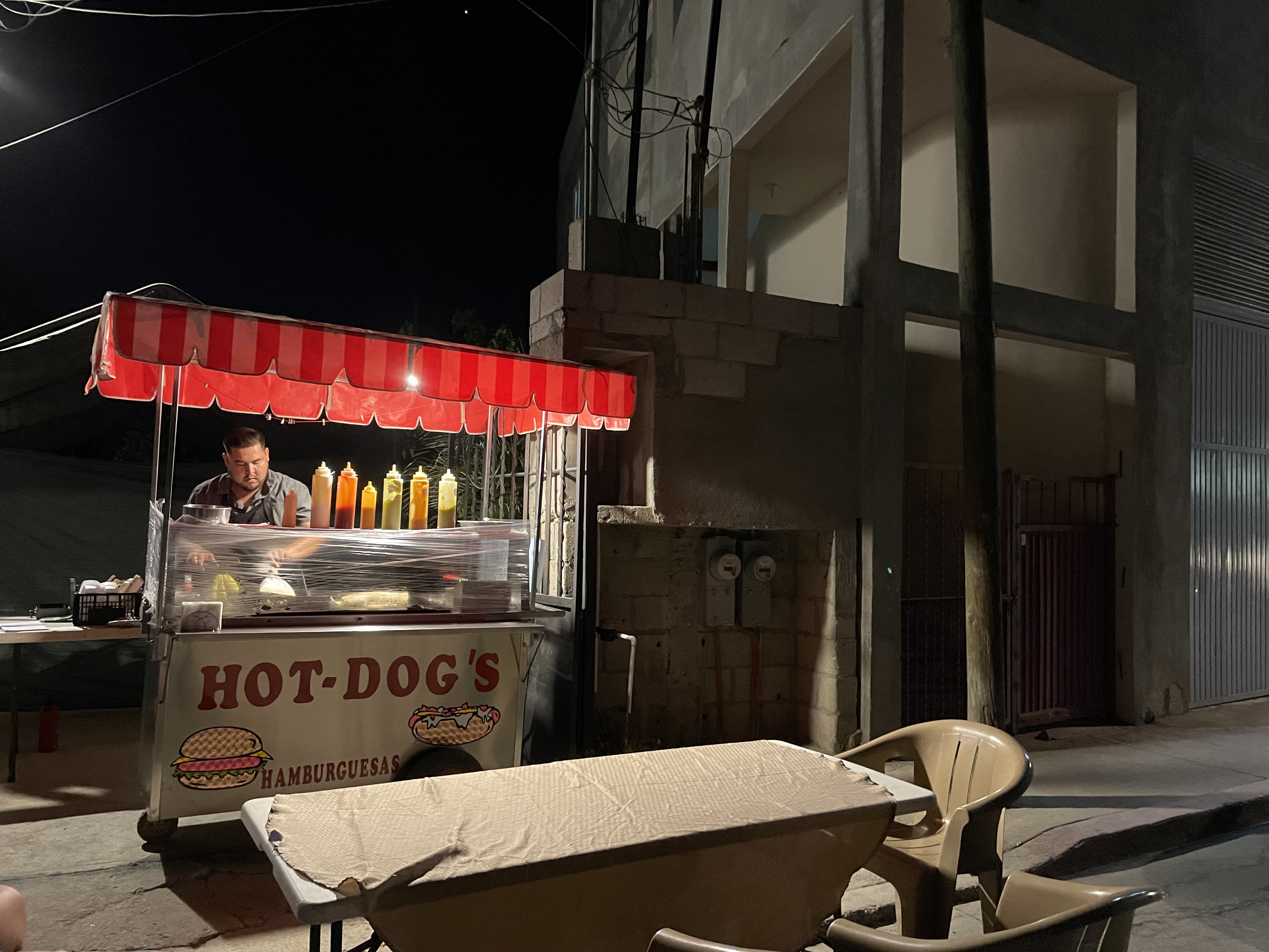 La Banqueta HotDogs image 1