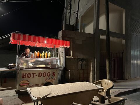 La Banqueta HotDogs image 1