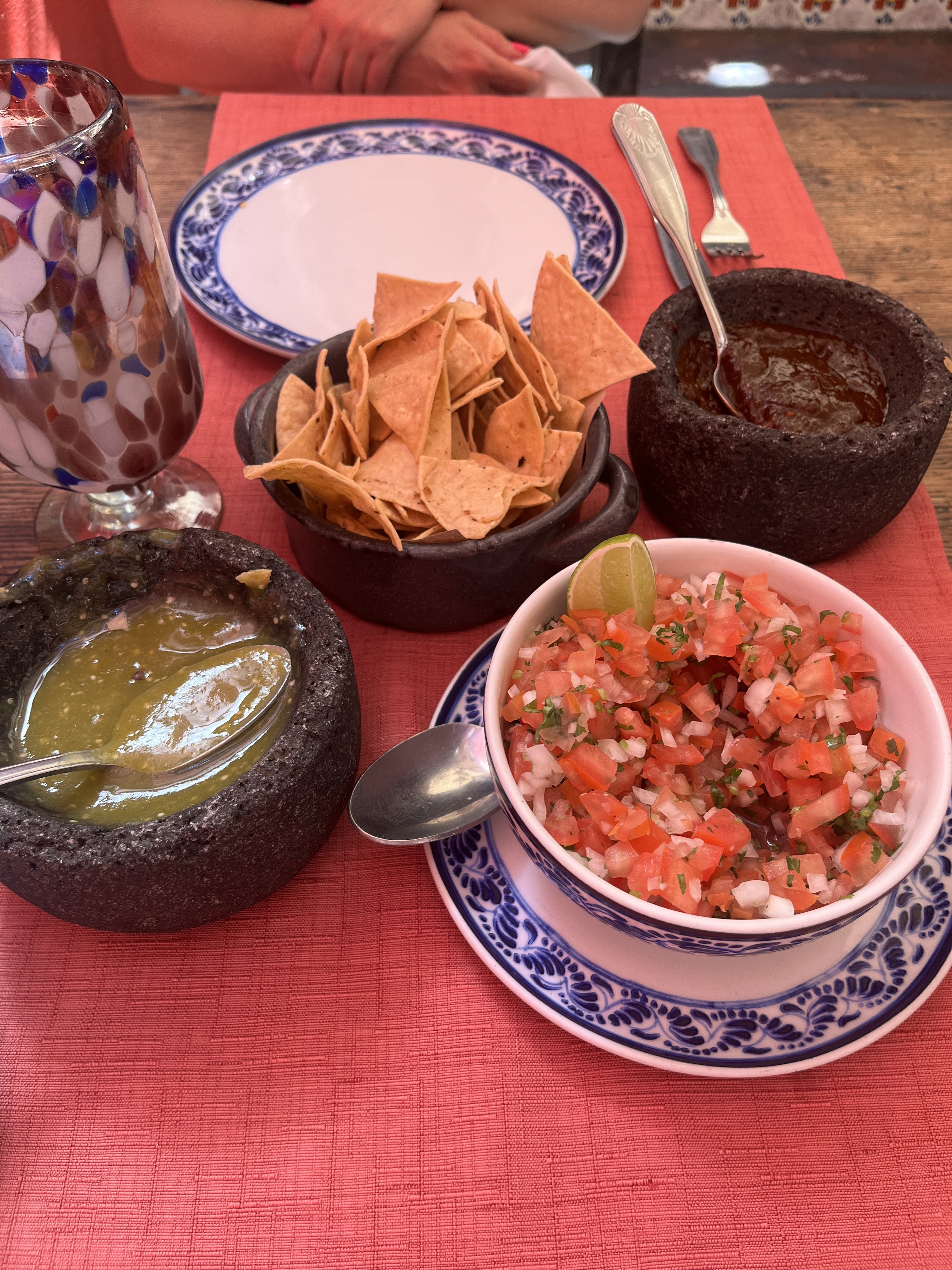 Los Tres Gallos image 5