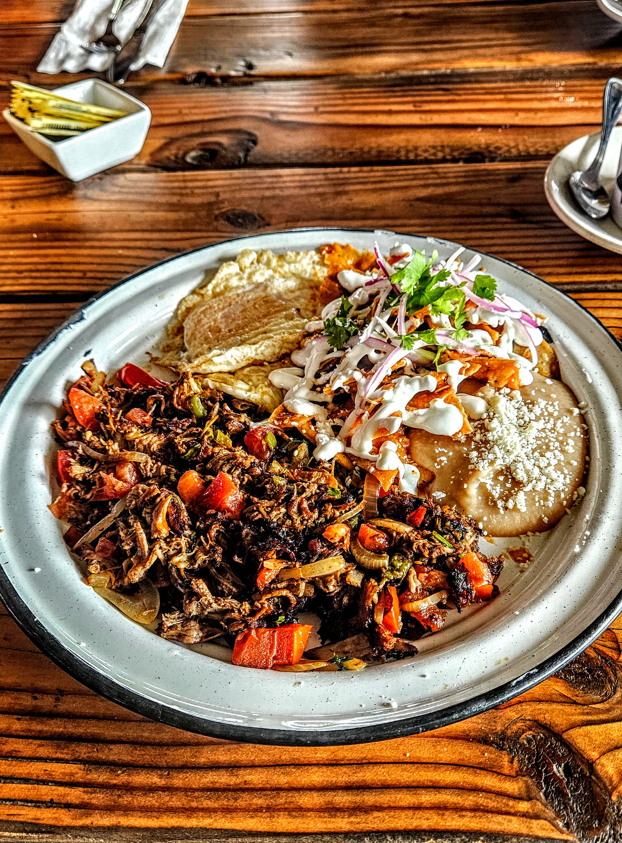 Huevo Republic Restaurant image 3