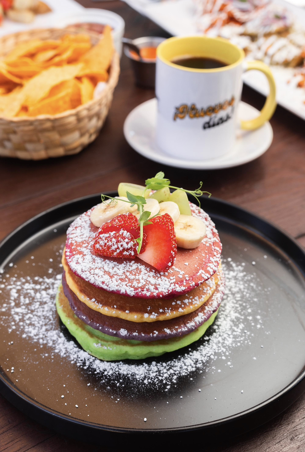 Huevo Republic Restaurant image 8