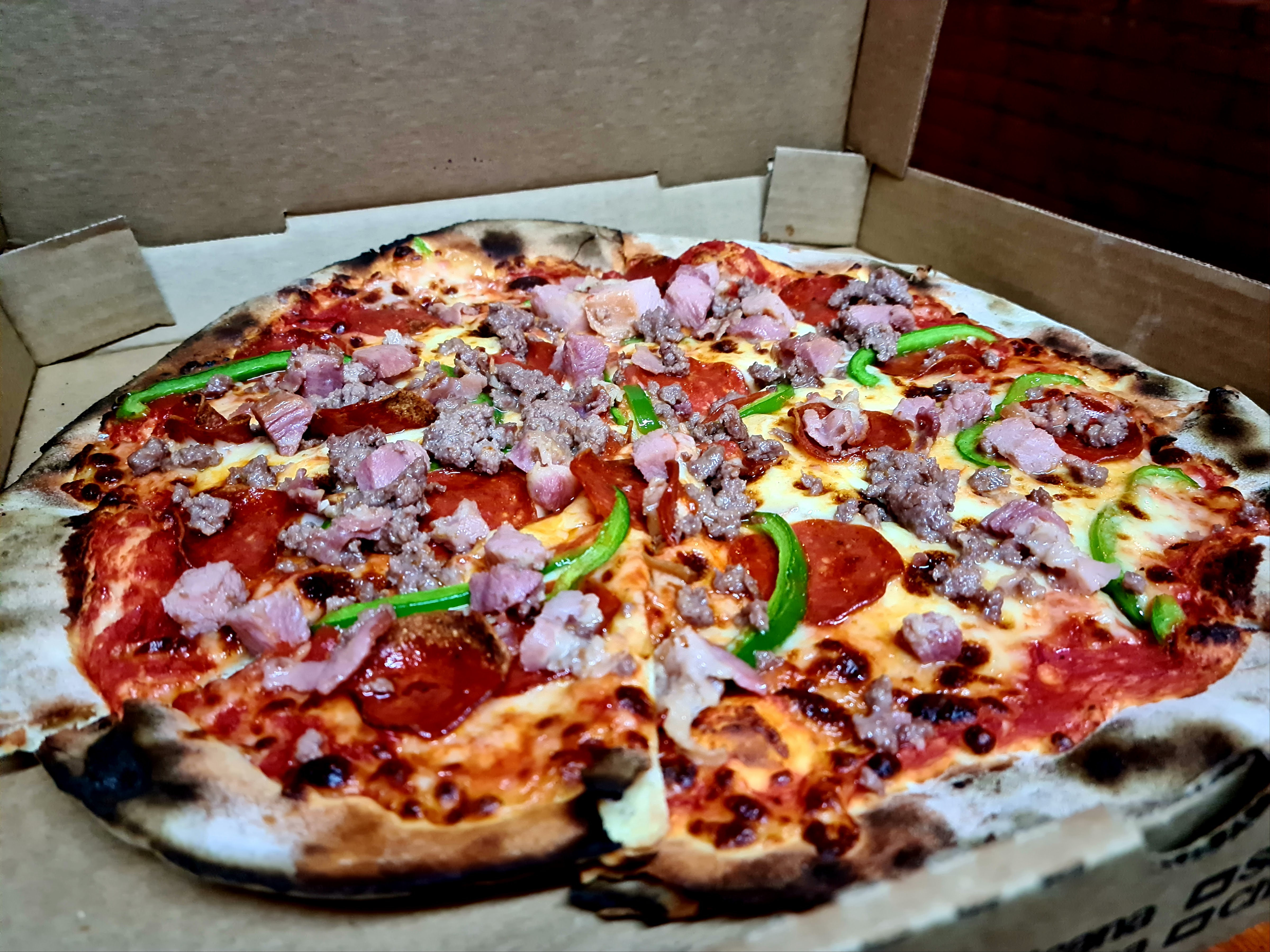 Thermopolia Pizzas a la Leña image 2