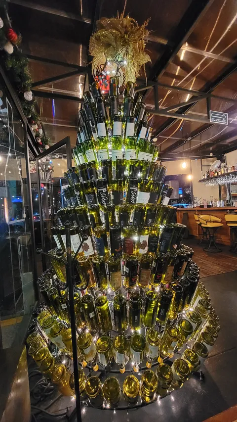 La Botella Bistro image 5