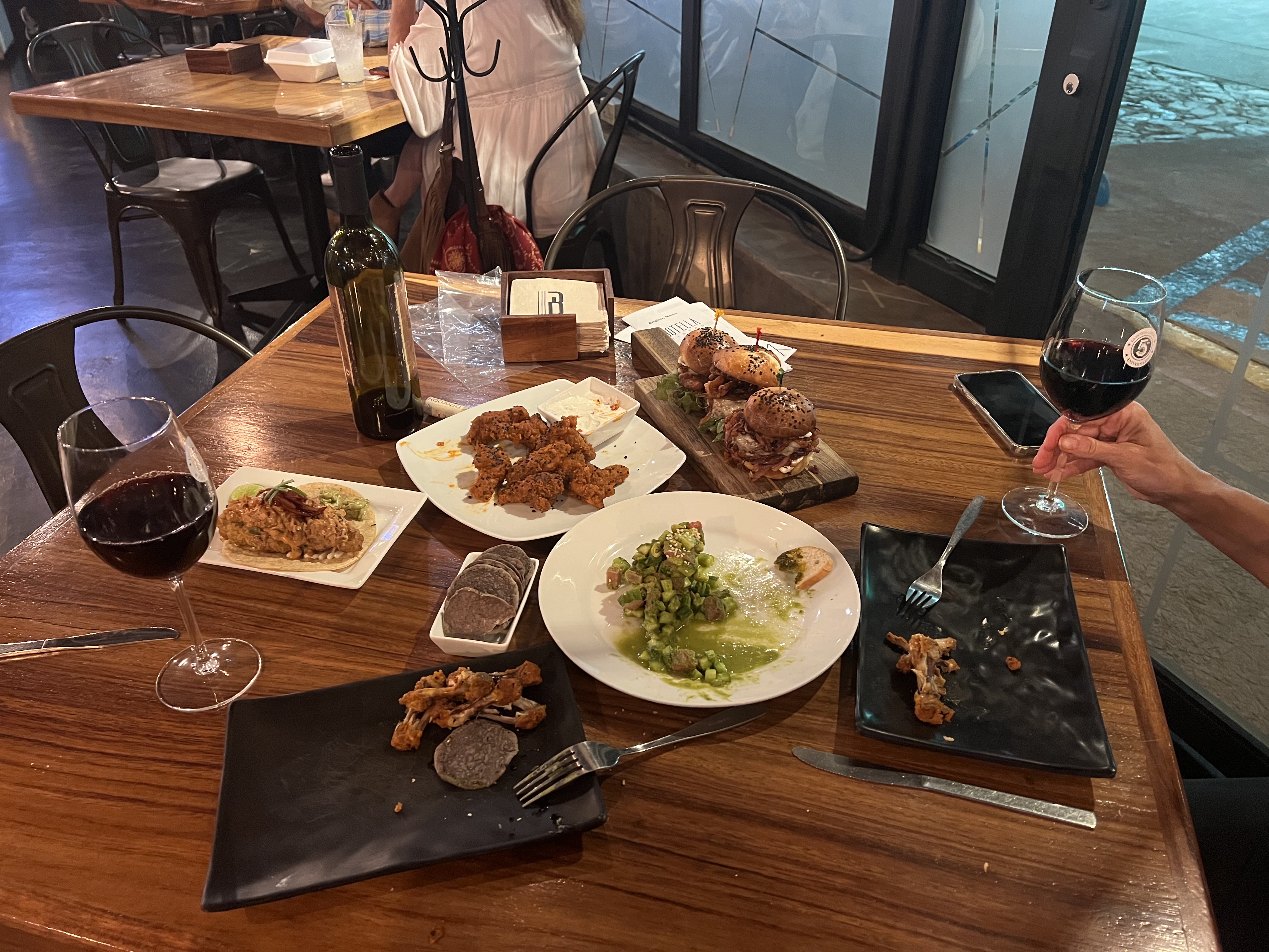 La Botella Bistro image 8