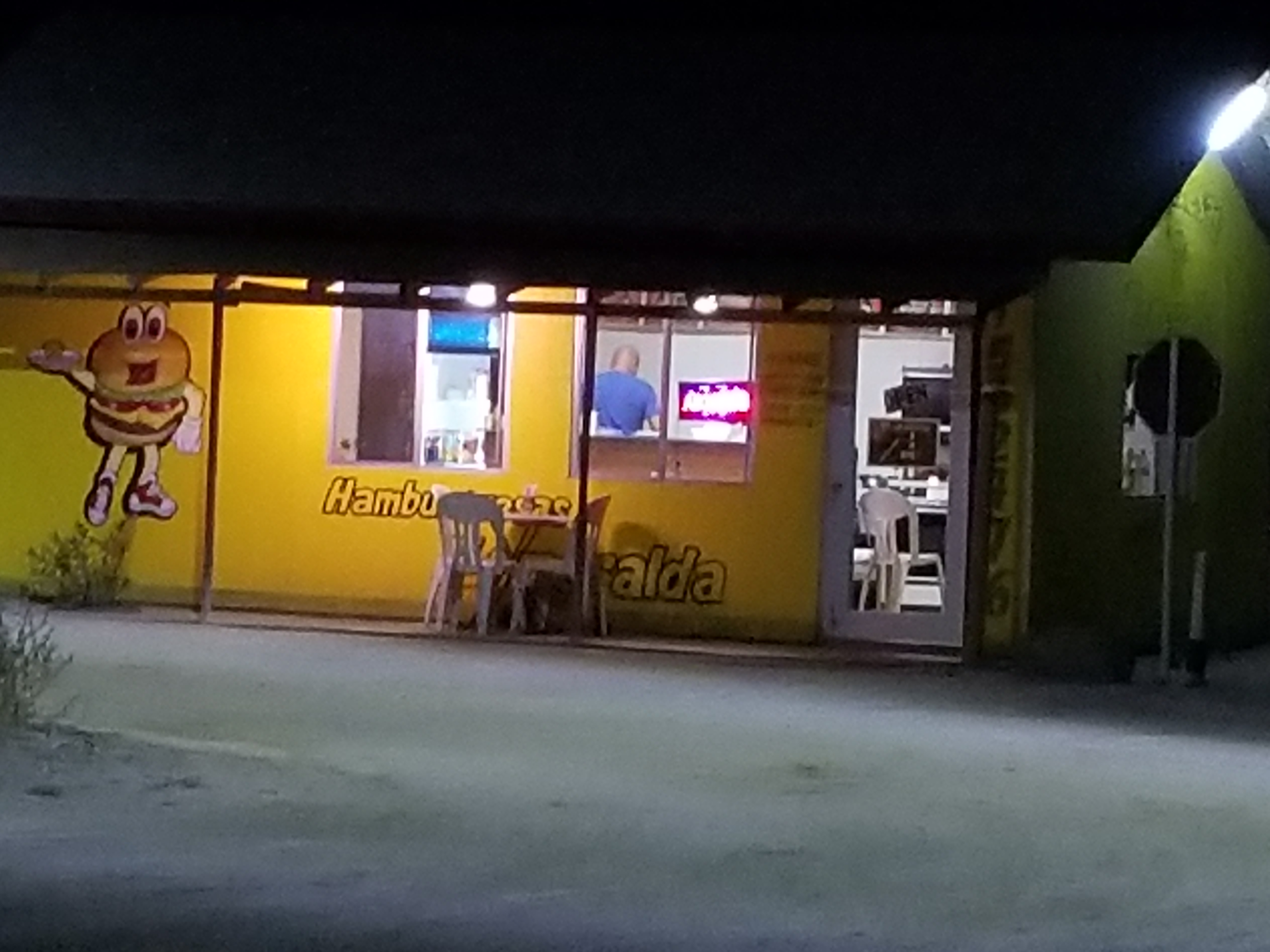 Esmeralda Burgers image 2