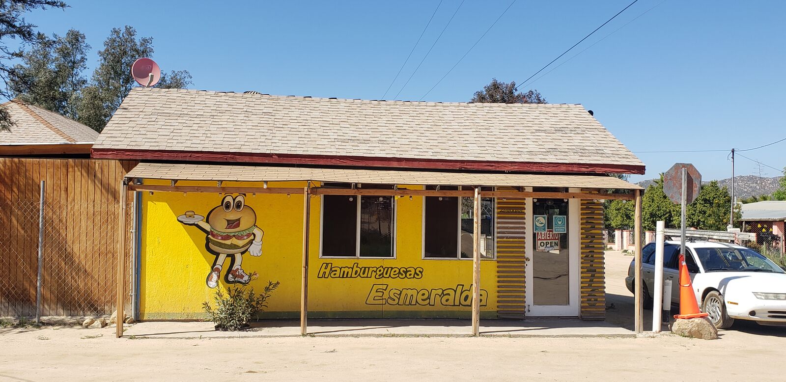 Esmeralda Burgers image 3