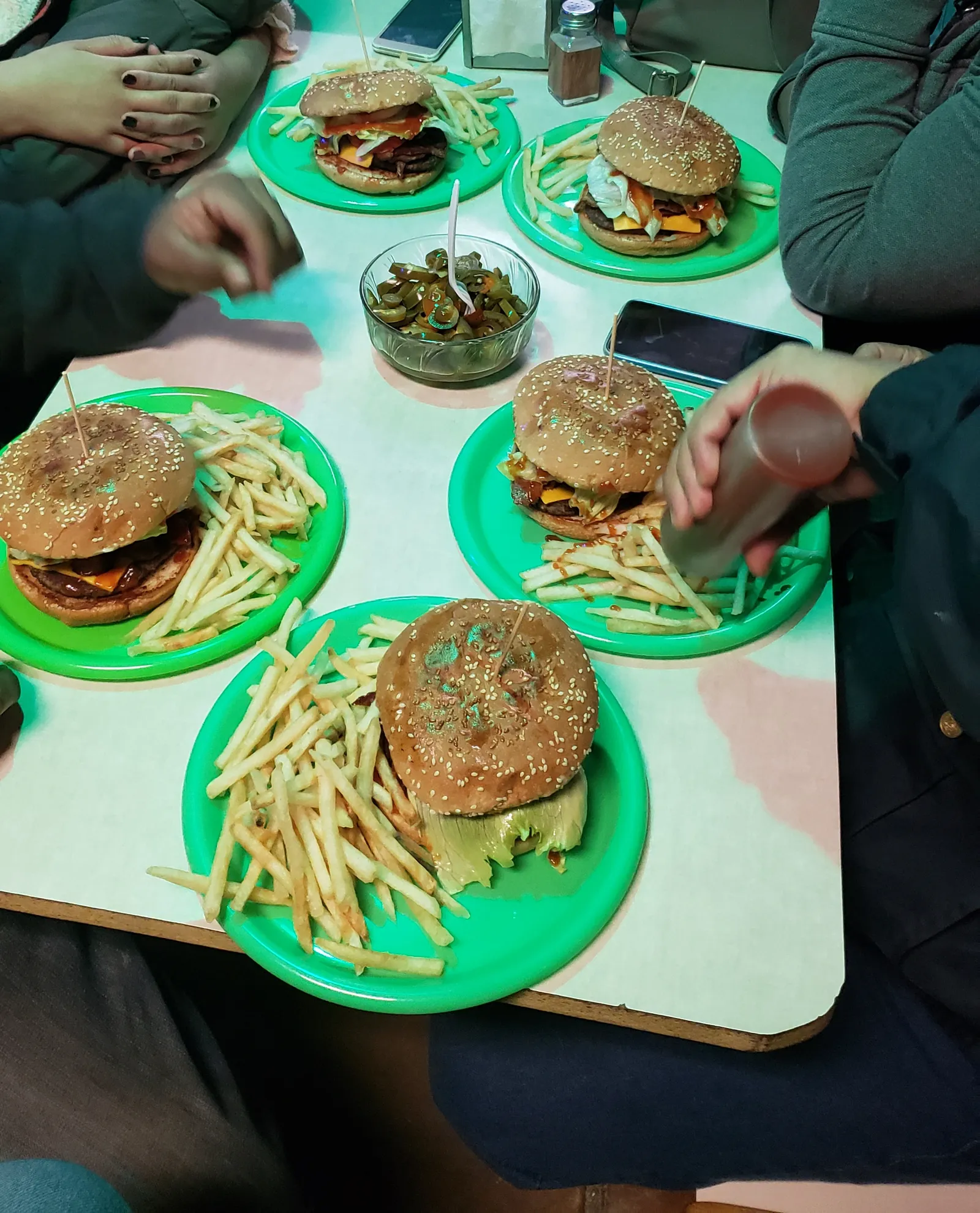 Esmeralda Burgers image 4
