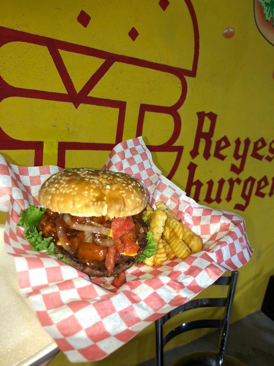Reyes burger image 3