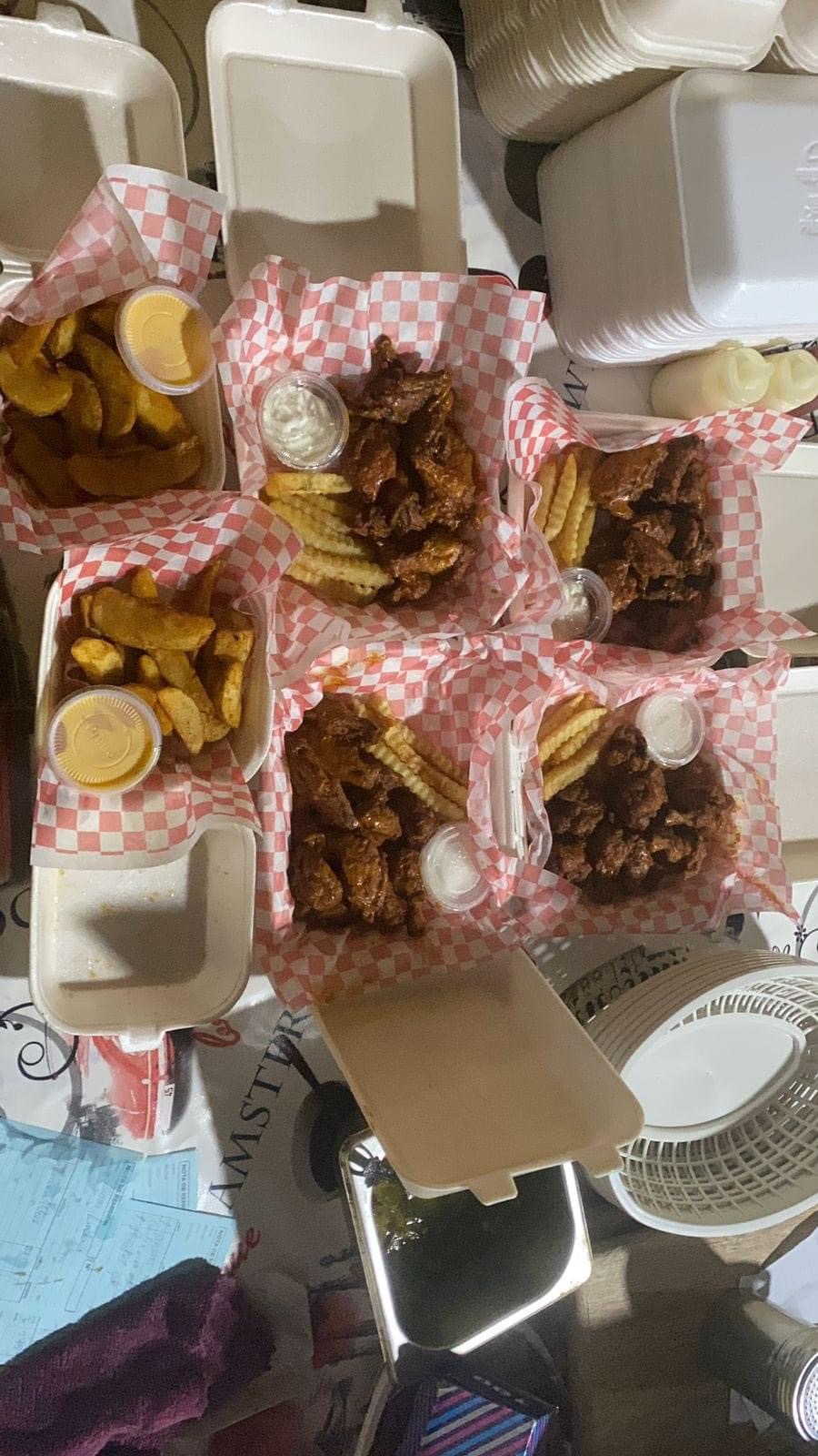 Reyes burger image 5