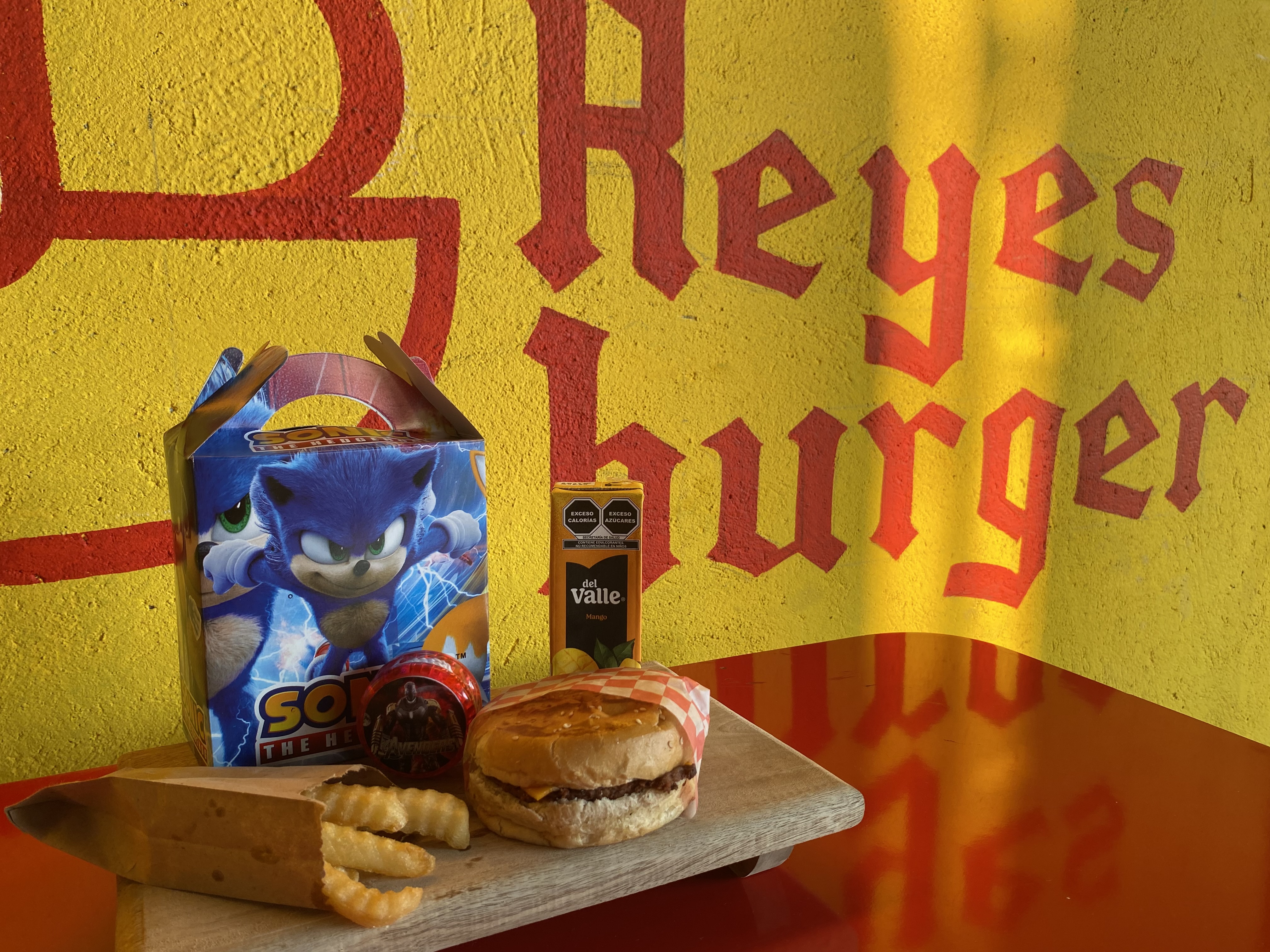 Reyes burger image 8