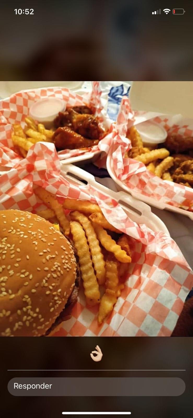 Reyes burger image 10