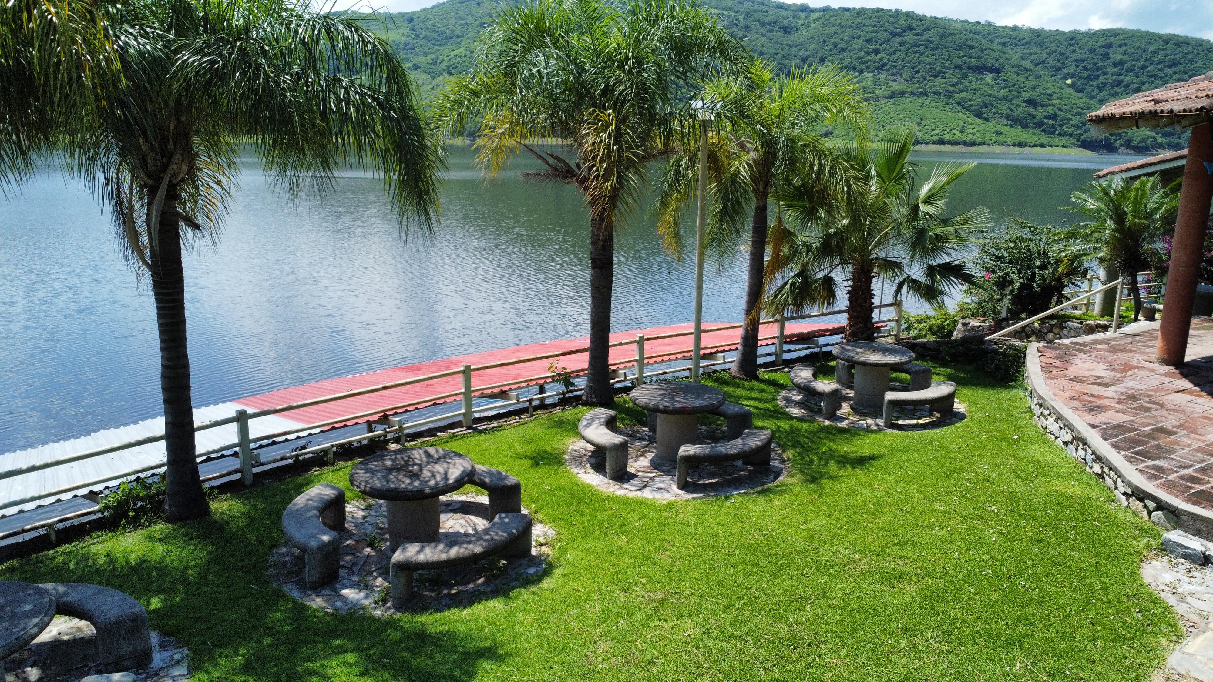 El Kiosco Fishing Center image 3