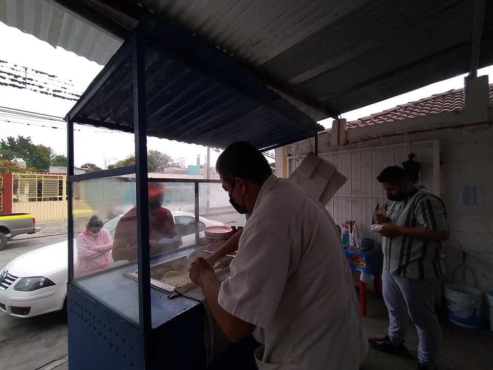 Taqueria 1 de los 3 cochinitos image 2