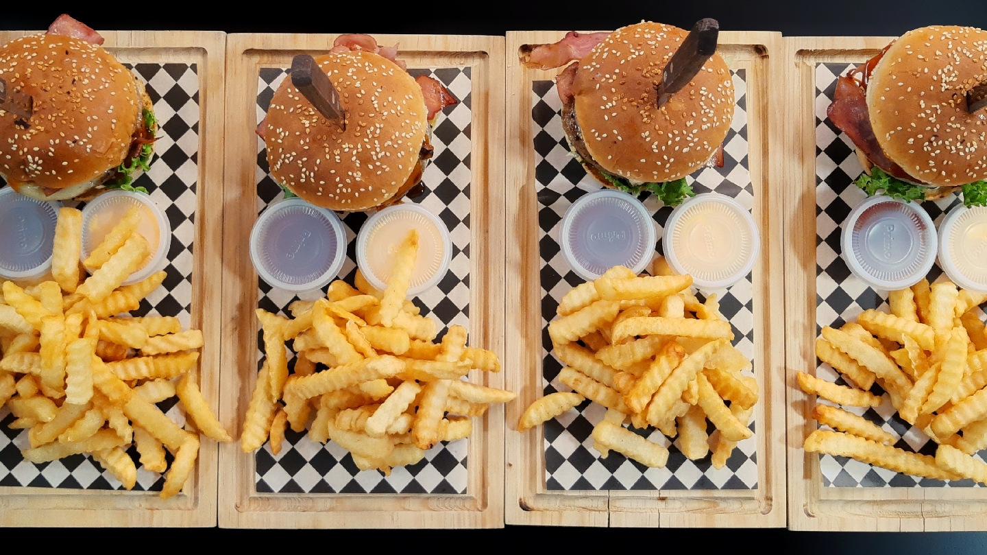 El Pepé "Burgers & Snacks" image 10