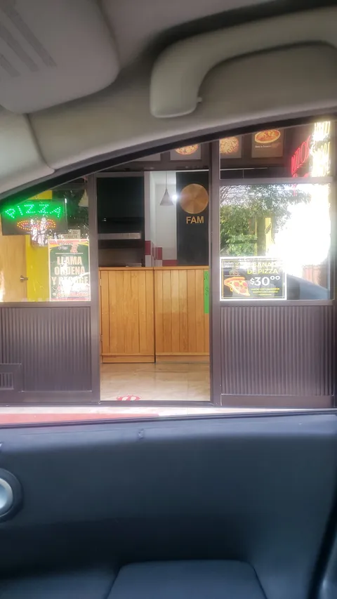 Rizzos Pizza image 2