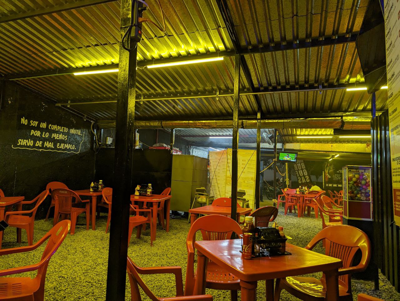 HAMBURGUESAS Y JOCHOS AL CARBÓN image 4