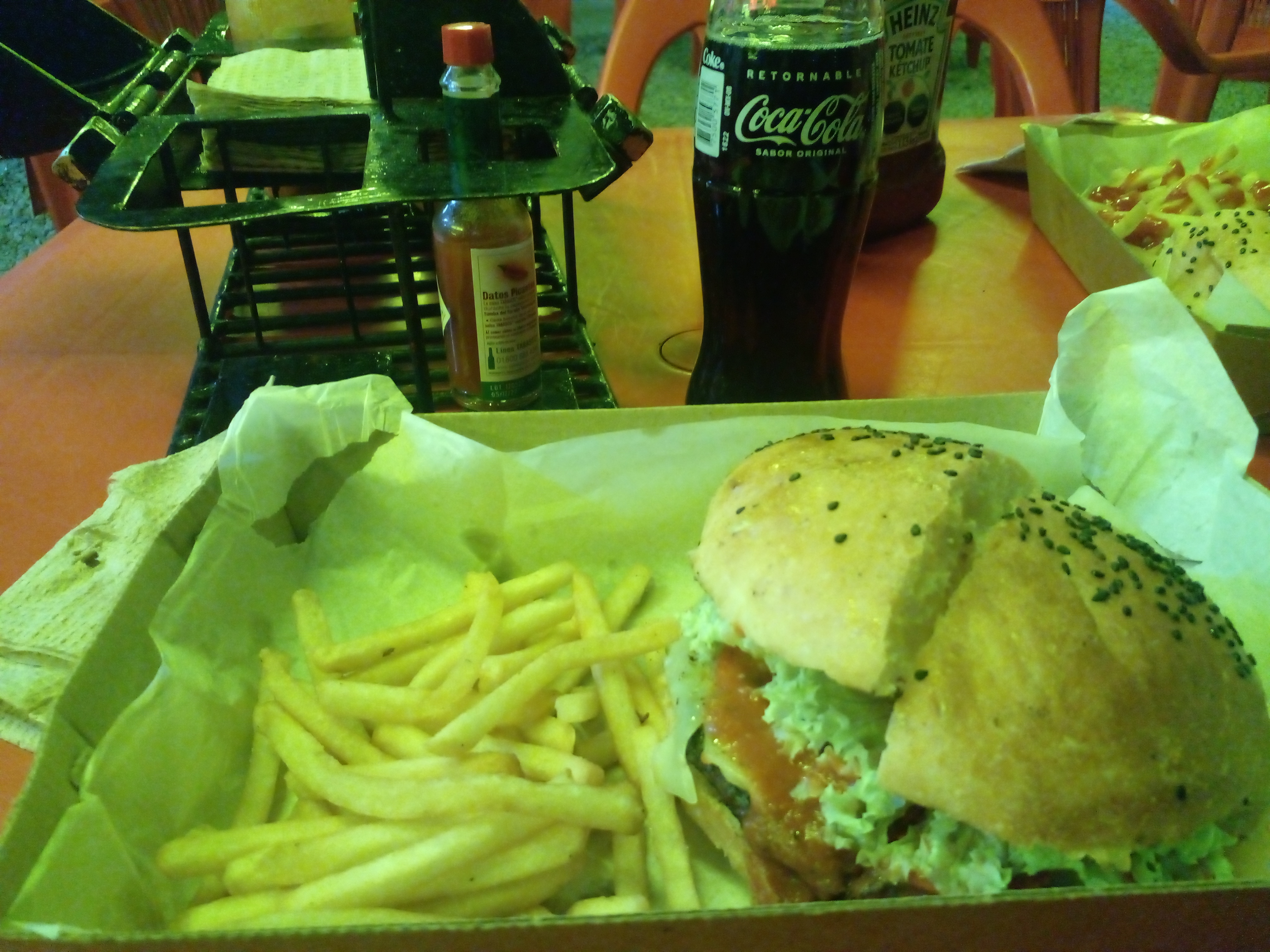 HAMBURGUESAS Y JOCHOS AL CARBÓN image 6