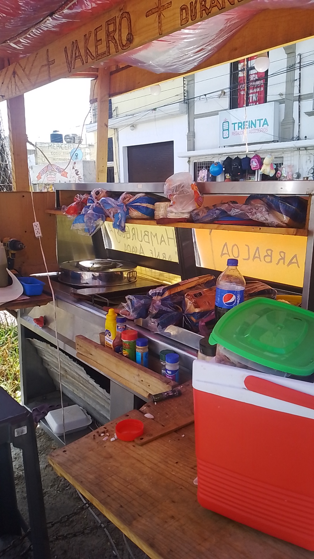 Restaurante de Tacos y Hamburguesas EL VAKERO image 1